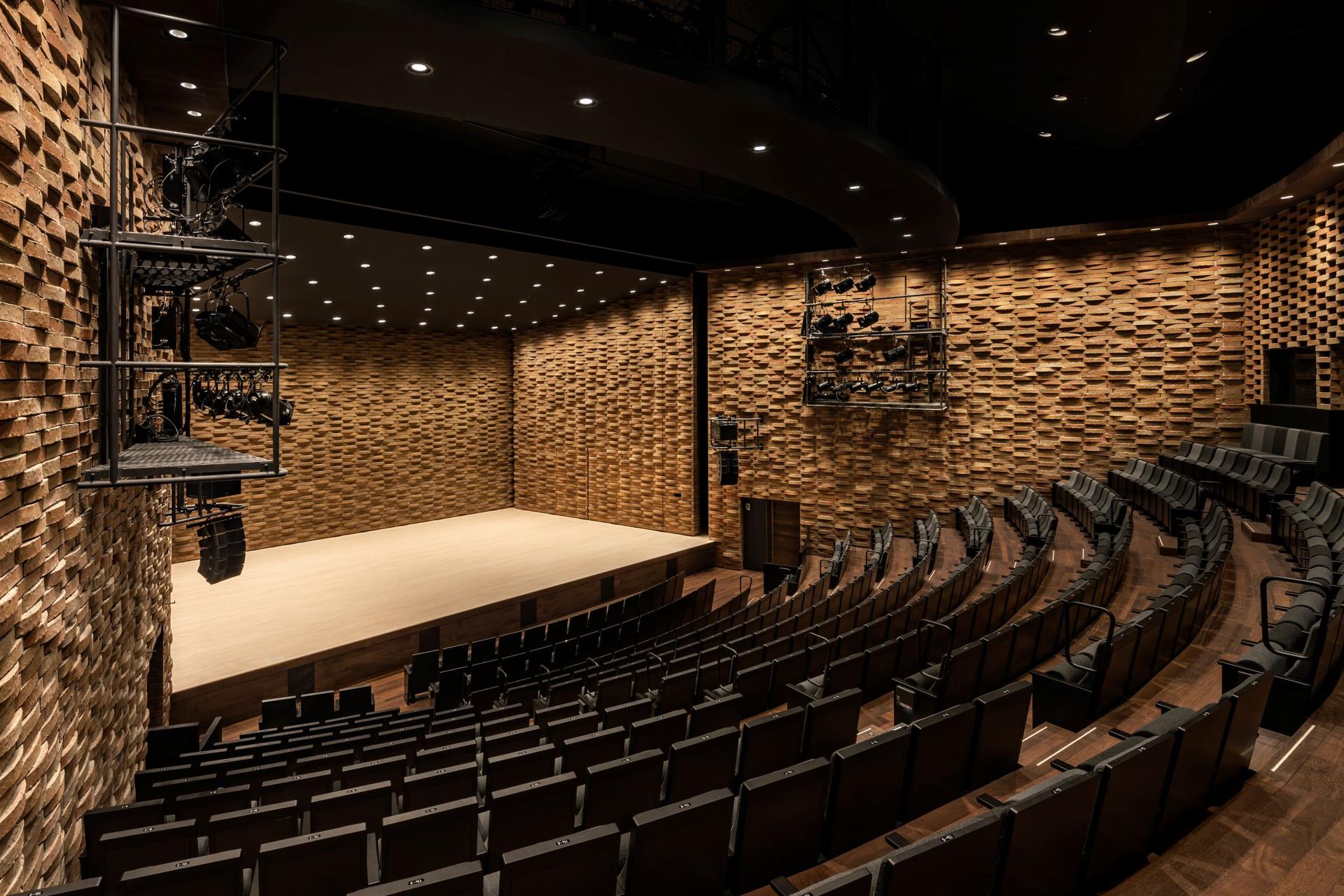 Hirakata Performing & Visual Arts Center - image 14