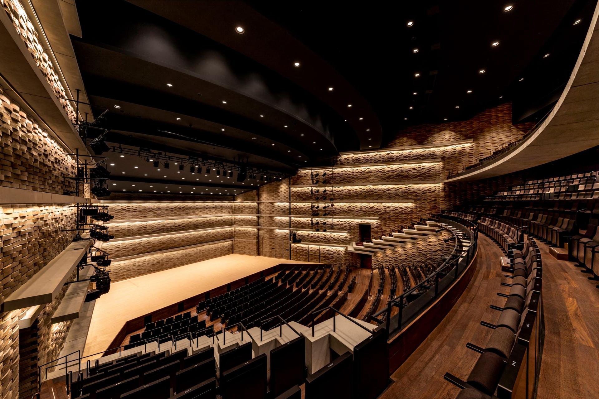 Hirakata Performing & Visual Arts Center - image 15