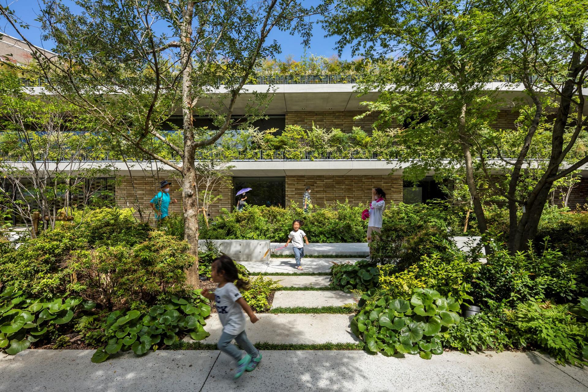 Hirakata Performing & Visual Arts Center - image 16