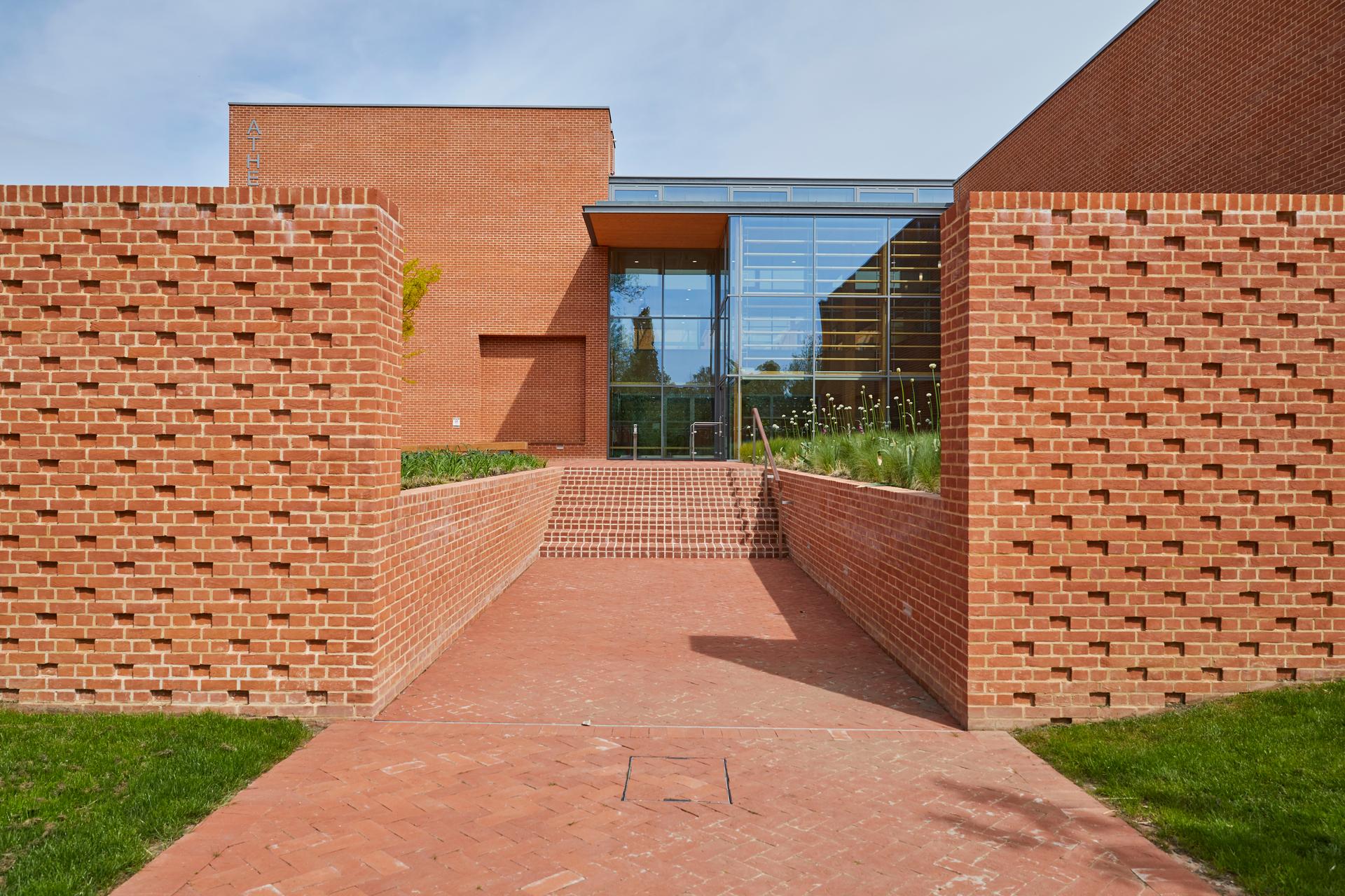 Eton Sports & Aquatics Centre - image 6