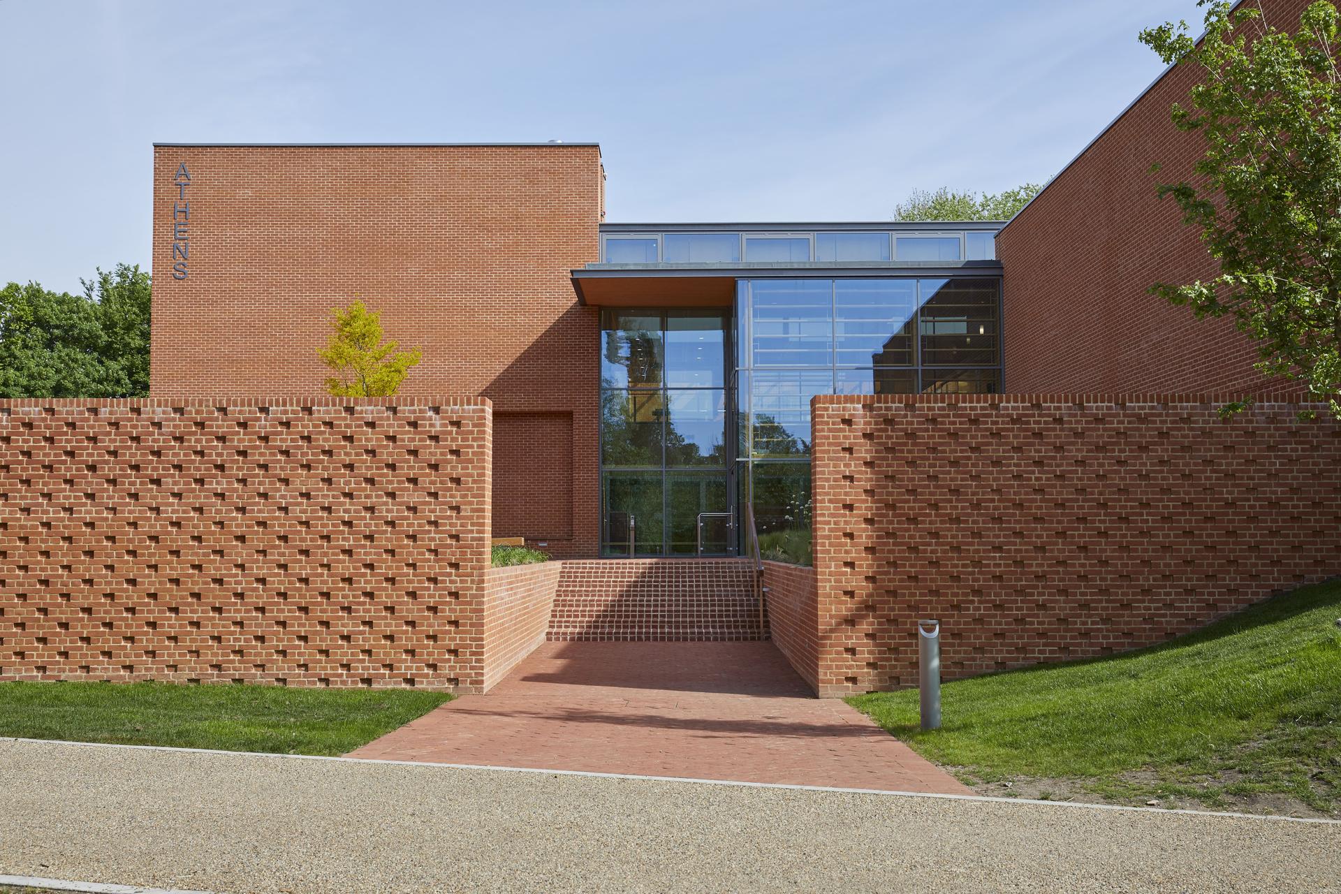 Eton Sports & Aquatics Centre - image 10