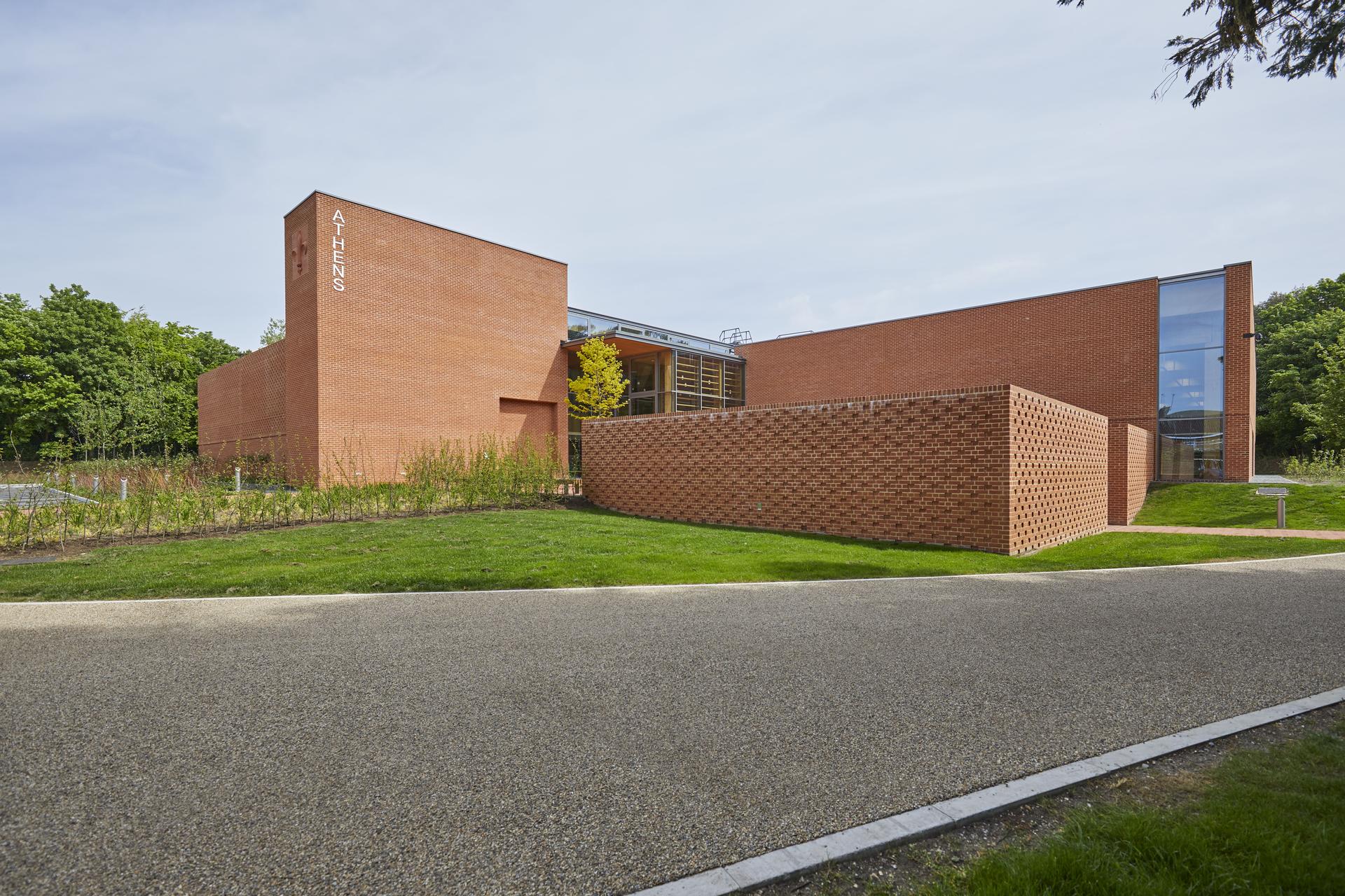 Eton Sports & Aquatics Centre - image 11