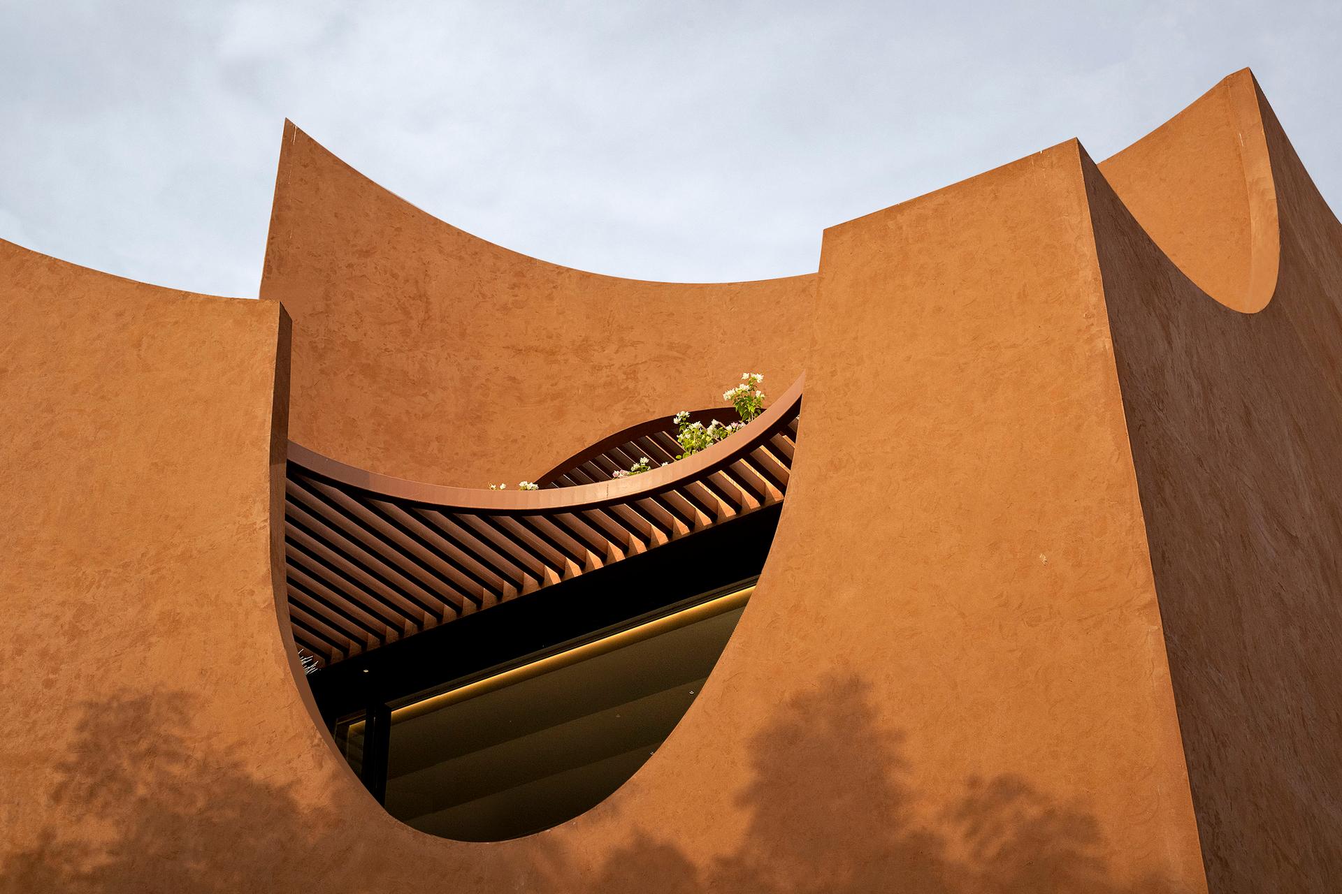 MIRAI HOUSE OF ARCHES