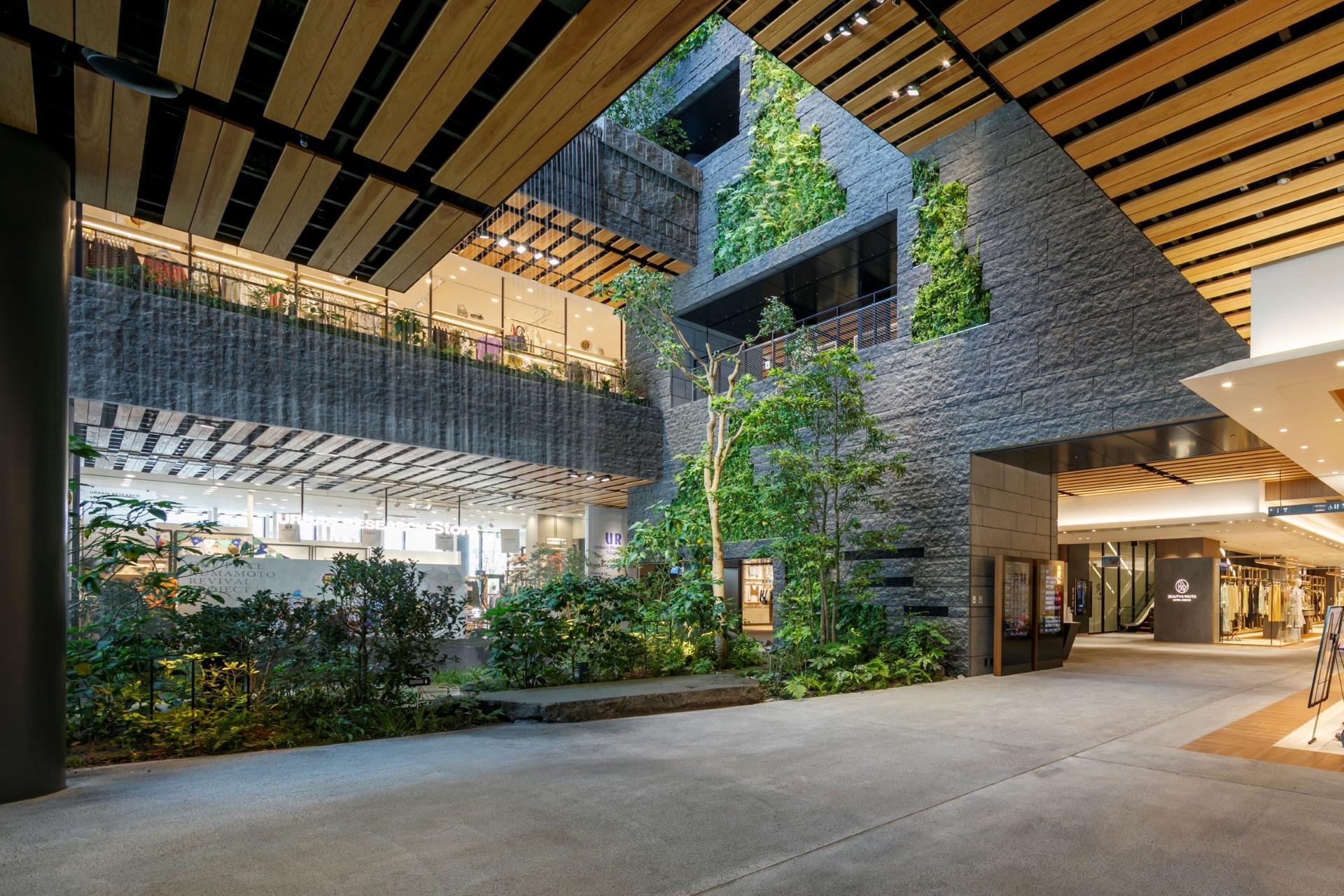 JR Kumamoto Railway Station Building - image 12
