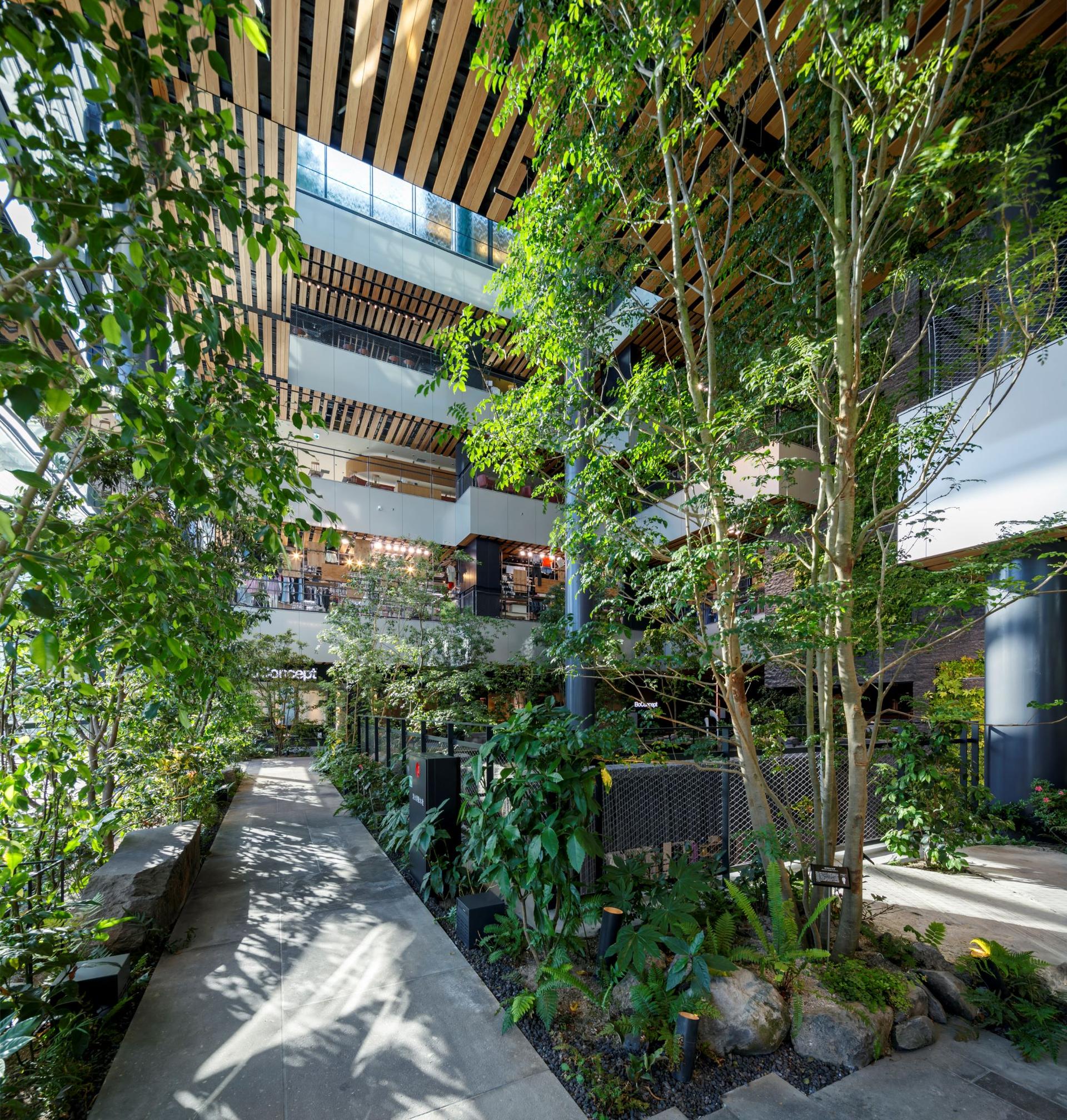 JR Kumamoto Railway Station Building - image 16