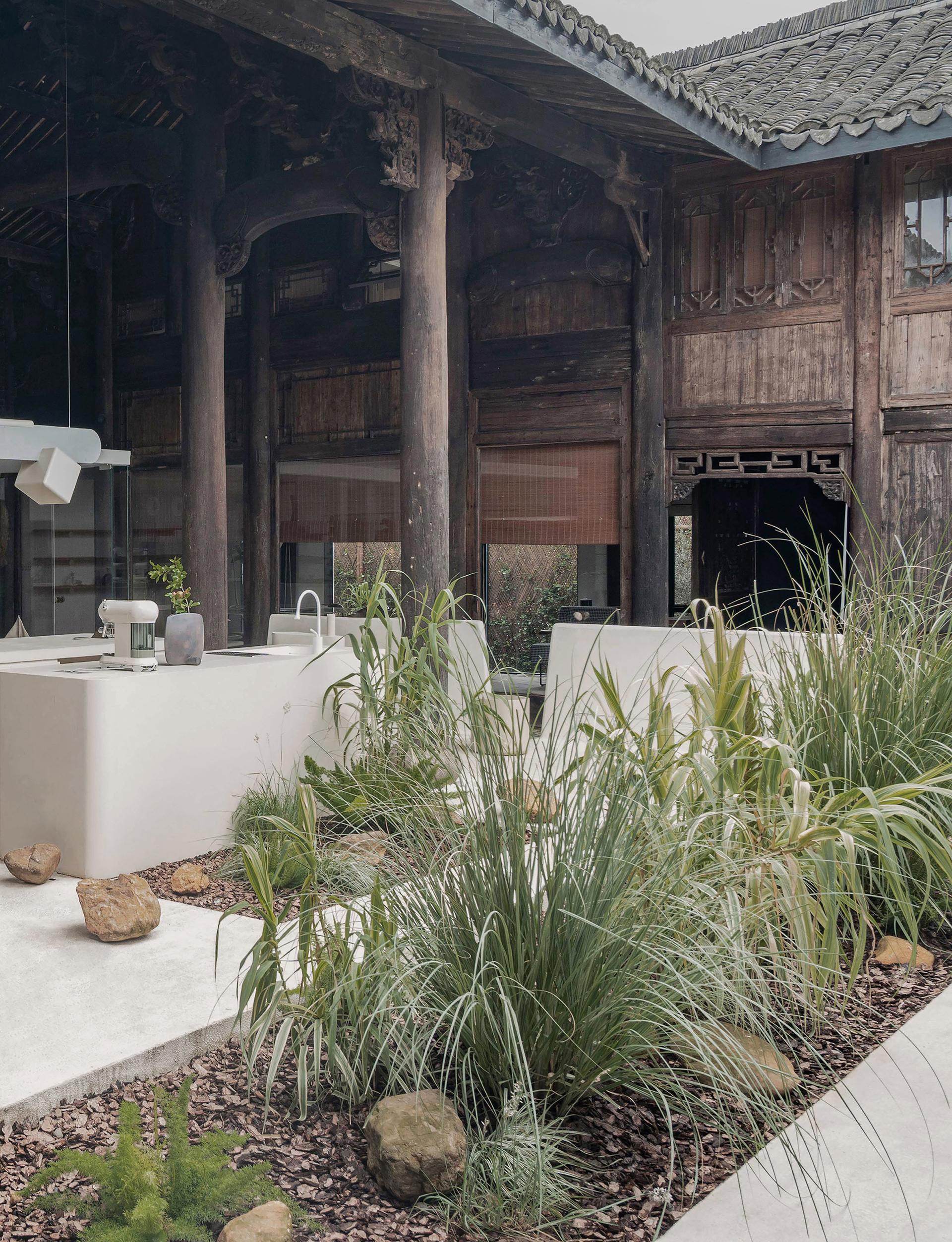 Renovation of old Hui-style buildings in Longwu, Hangzhou - image 7
