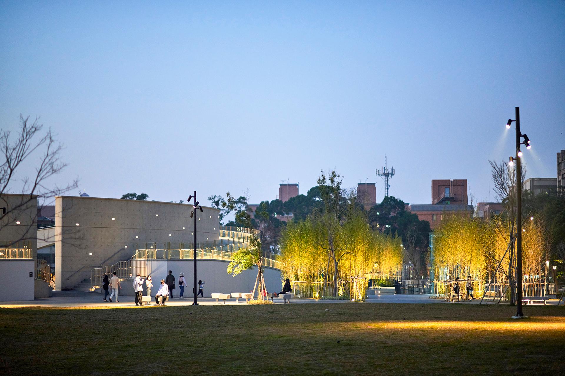 1895 War Memorial Park - image 7