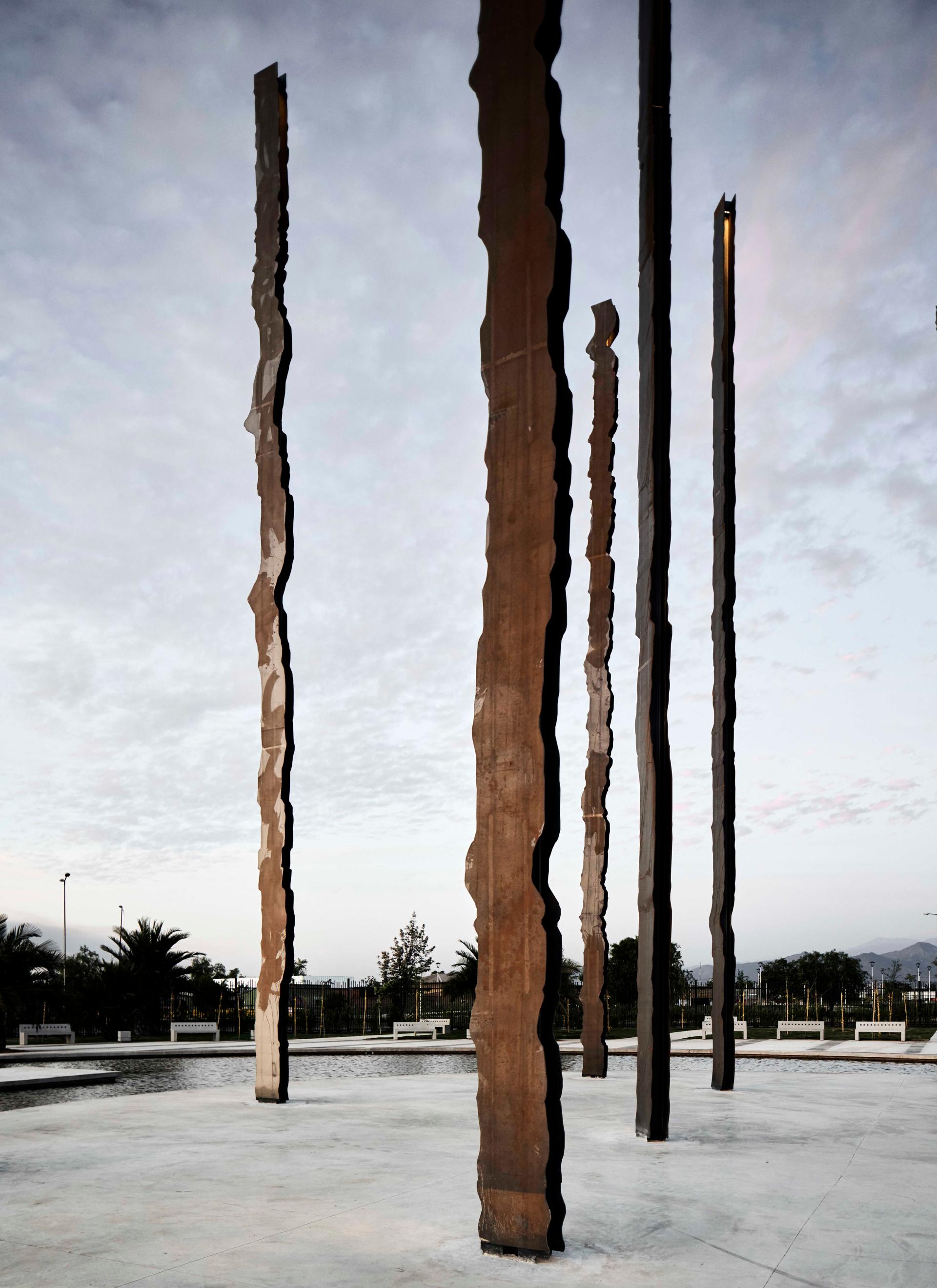 Su Vertical Nos Retiene - image 16