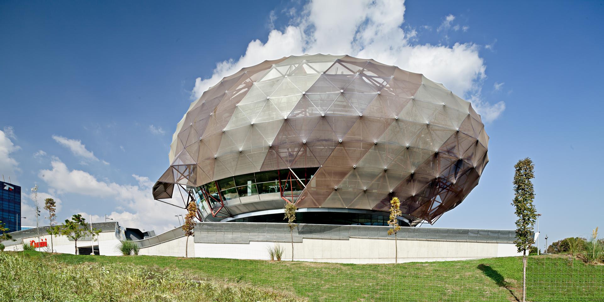 iGuzzini Illuminazione Ibérica Headquarters - image 6
