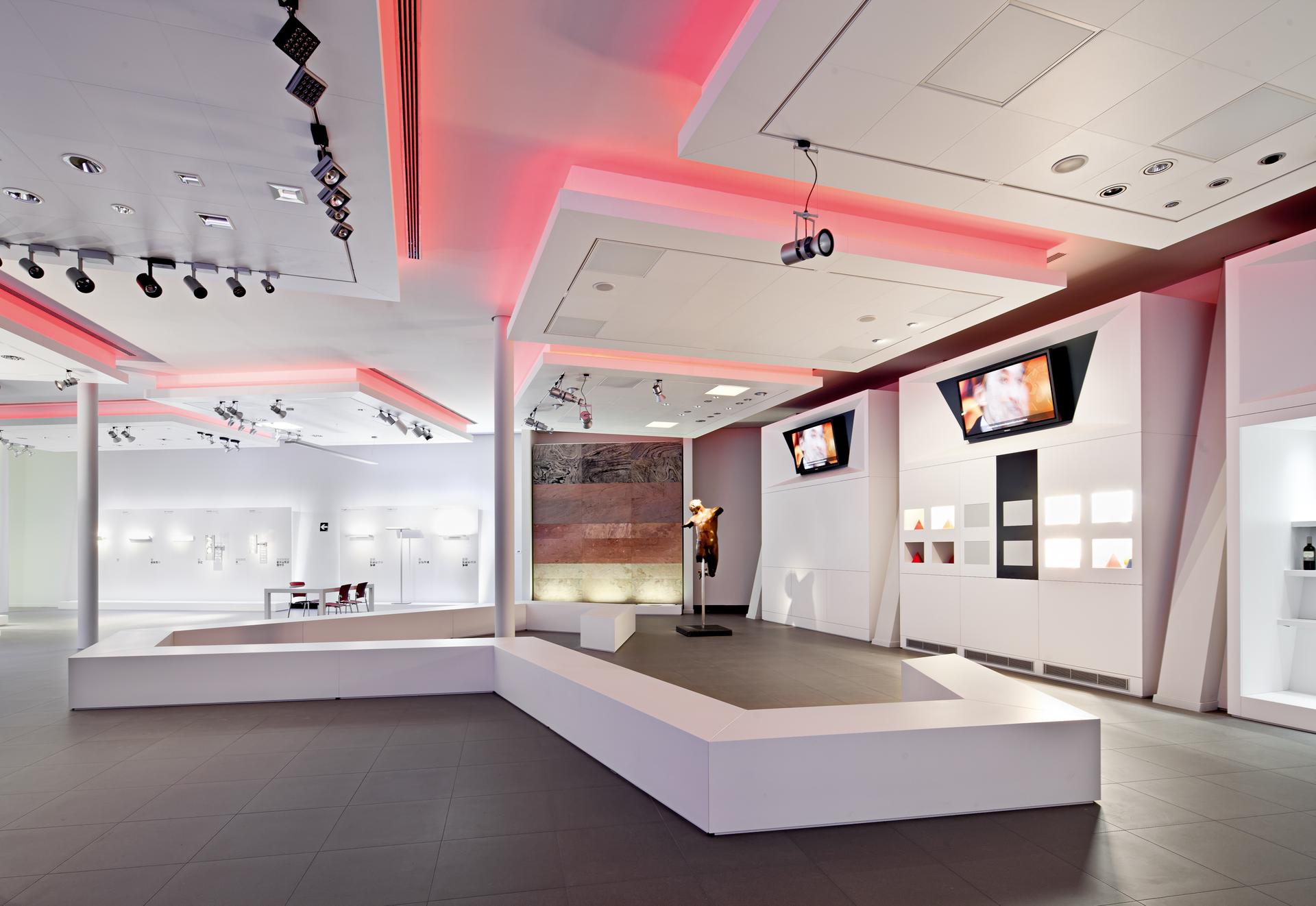 iGuzzini Illuminazione Ibérica Headquarters - image 14