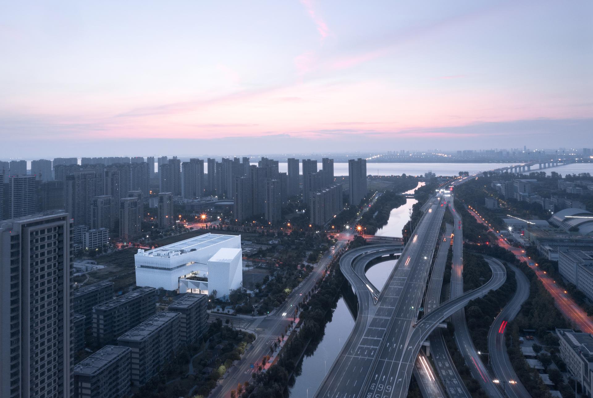 Xiasha University Town North Sports Center - image 2