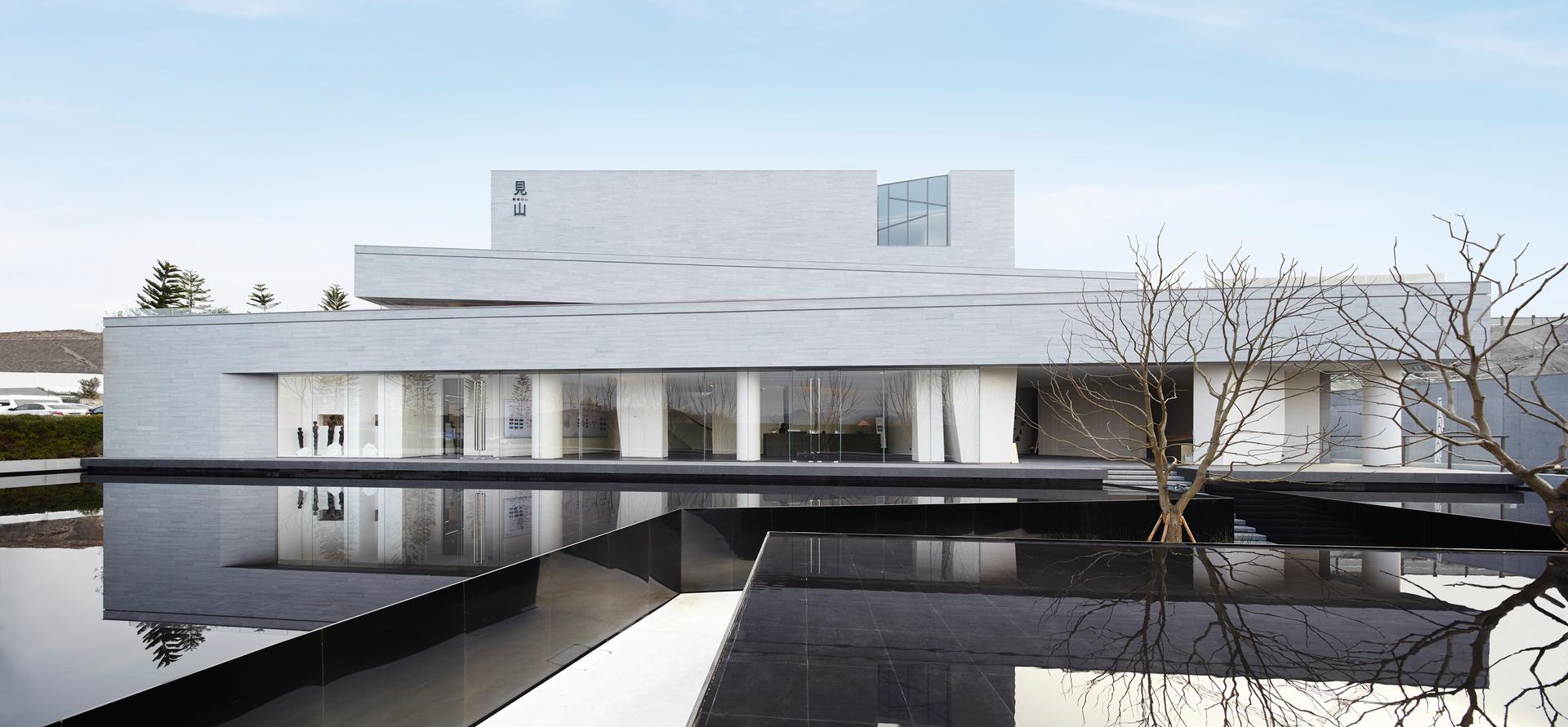 Mountain Art Center - image 6
