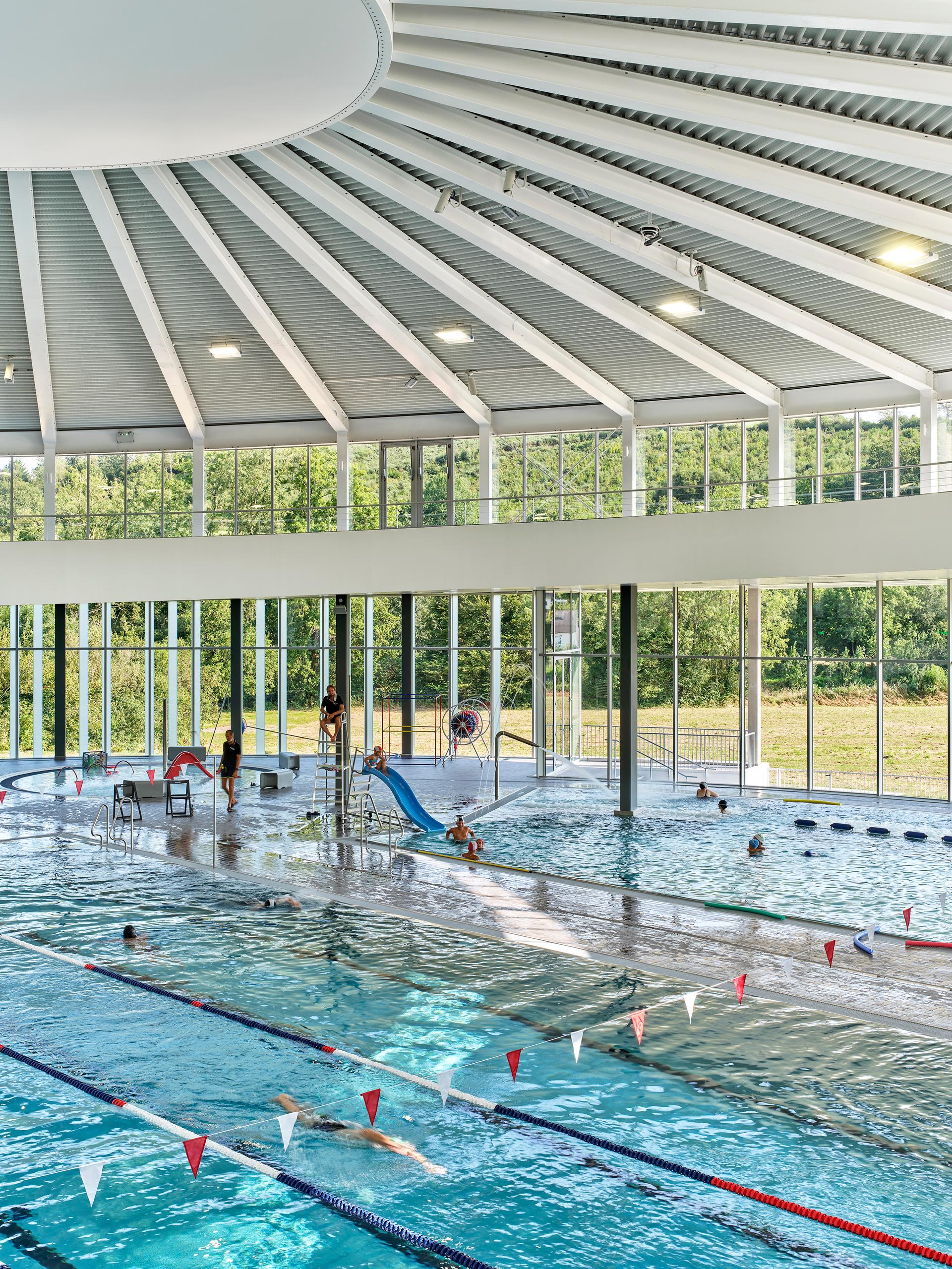 Community Swimming Pool, Châteaulin - image 5