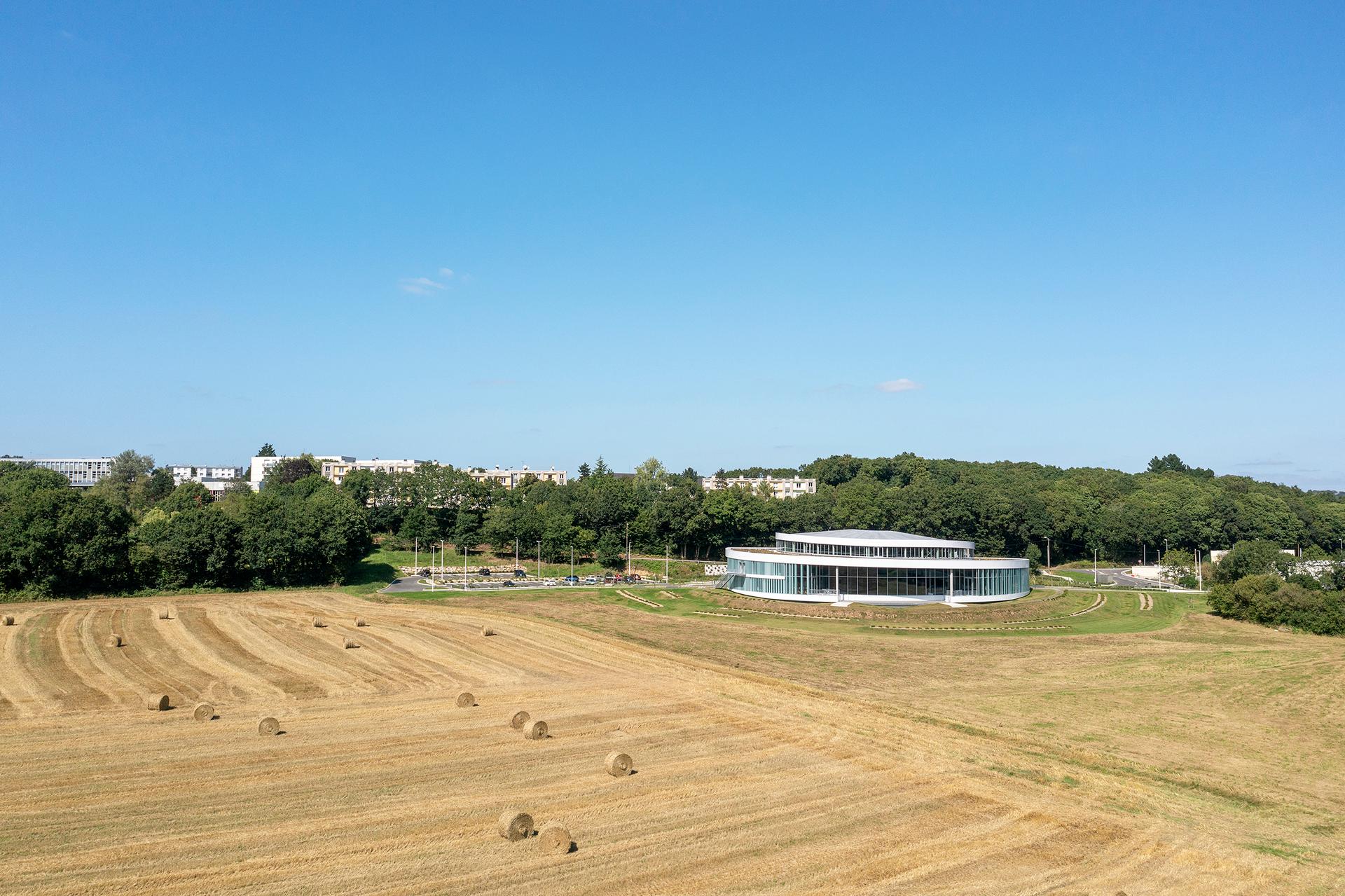 Community Swimming Pool, Châteaulin - image 6