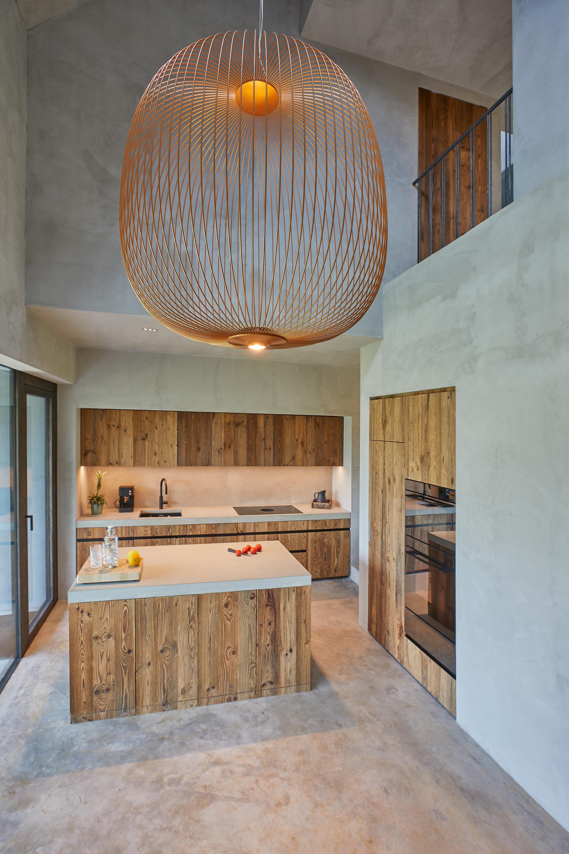 Residential barn in a hamlet zone - image 3