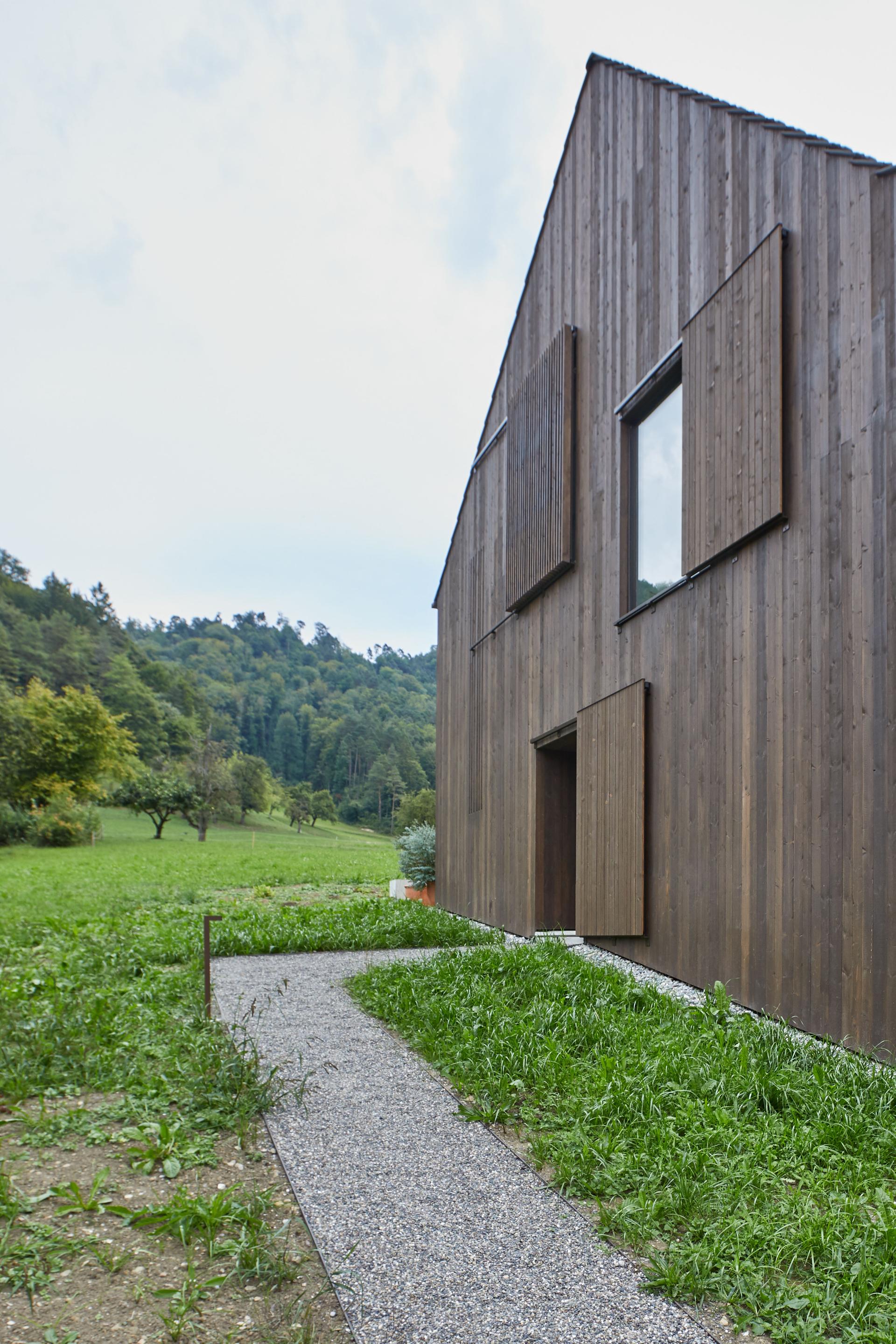 Residential barn in a hamlet zone - image 17