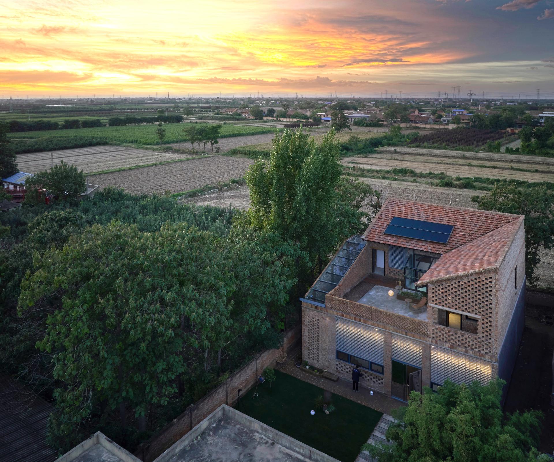 Glass Brick Dwelling in Bayi Village, Weinan - image 4