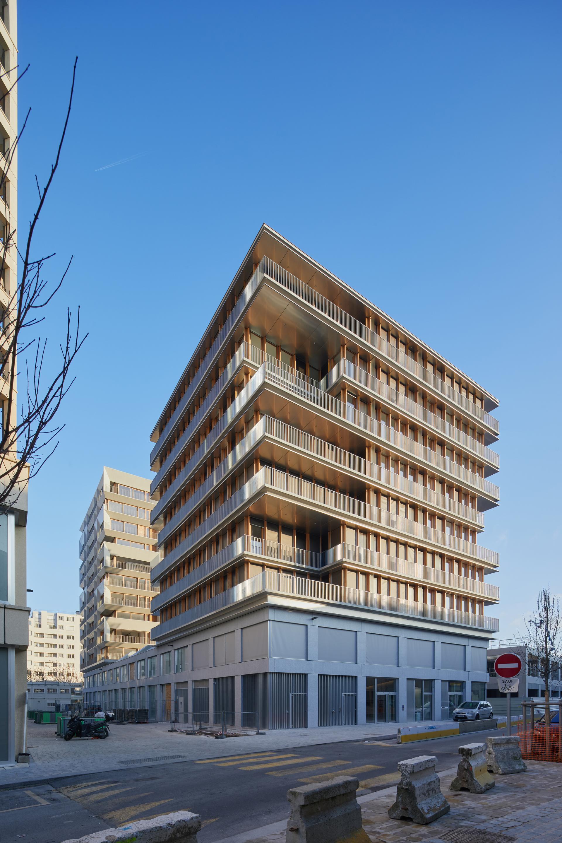 105 Social Dwellings + 18 SOHOs