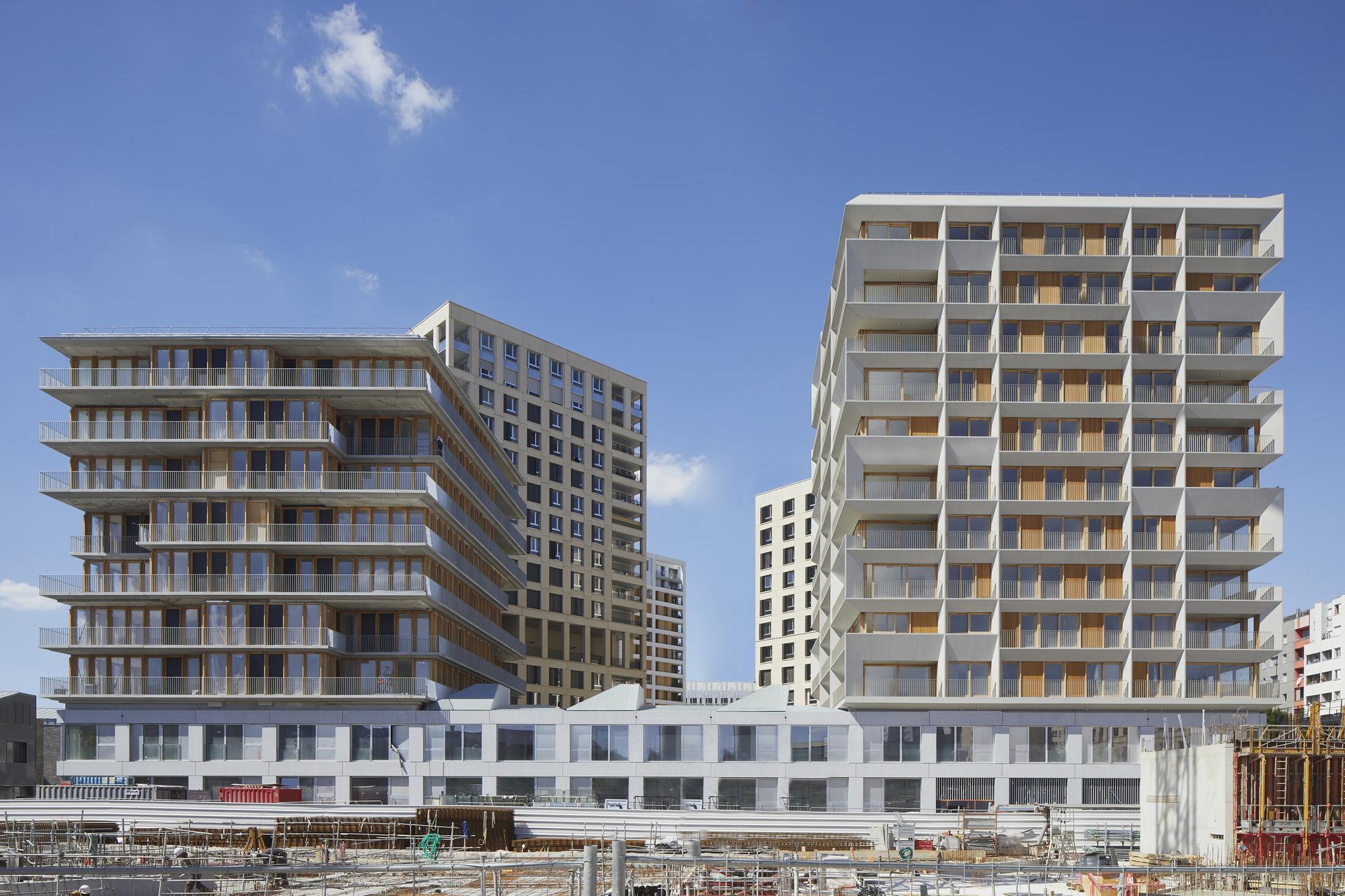 105 Social Dwellings + 18 SOHOs - image 2