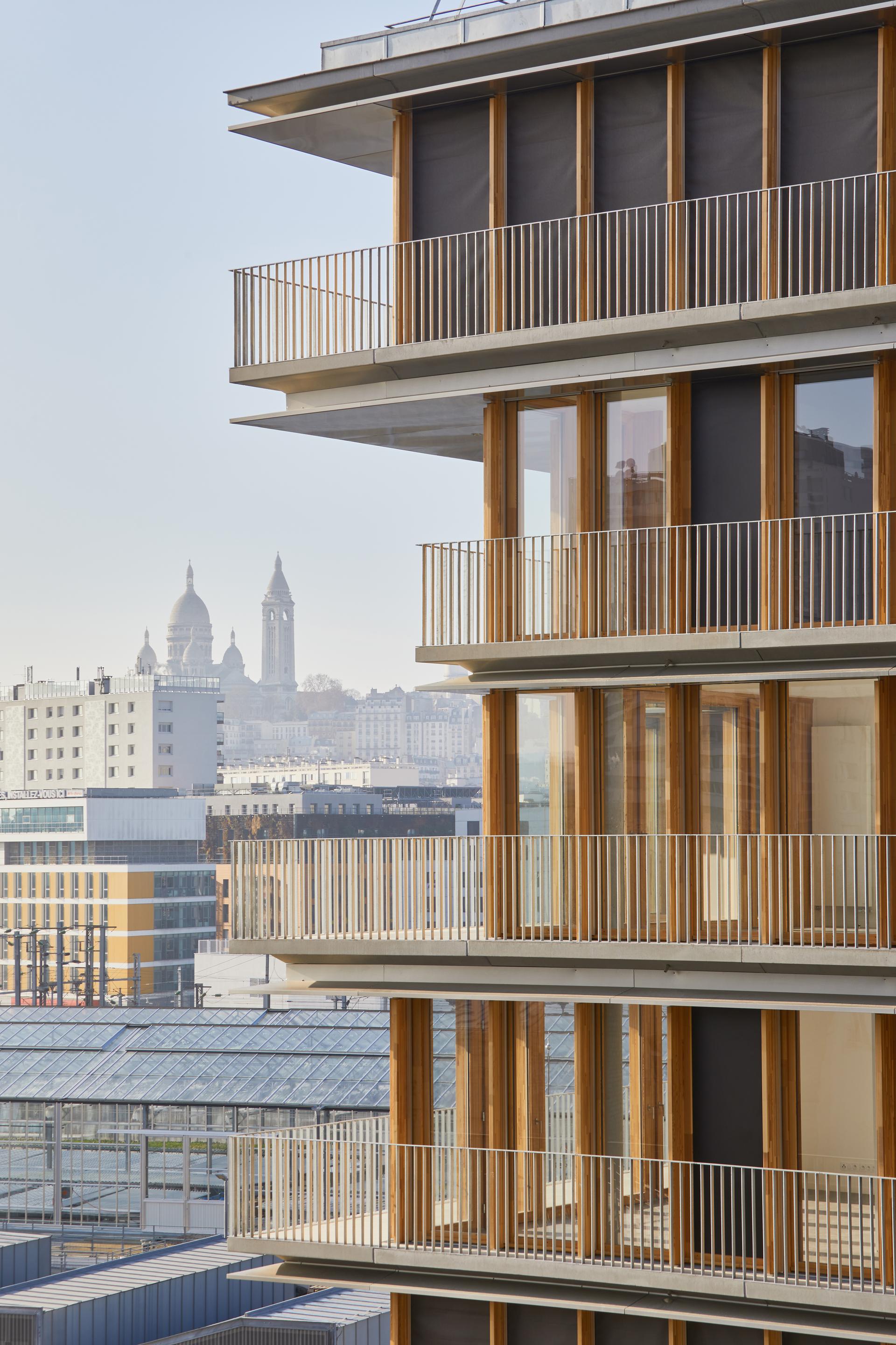 105 Social Dwellings + 18 SOHOs - image 12