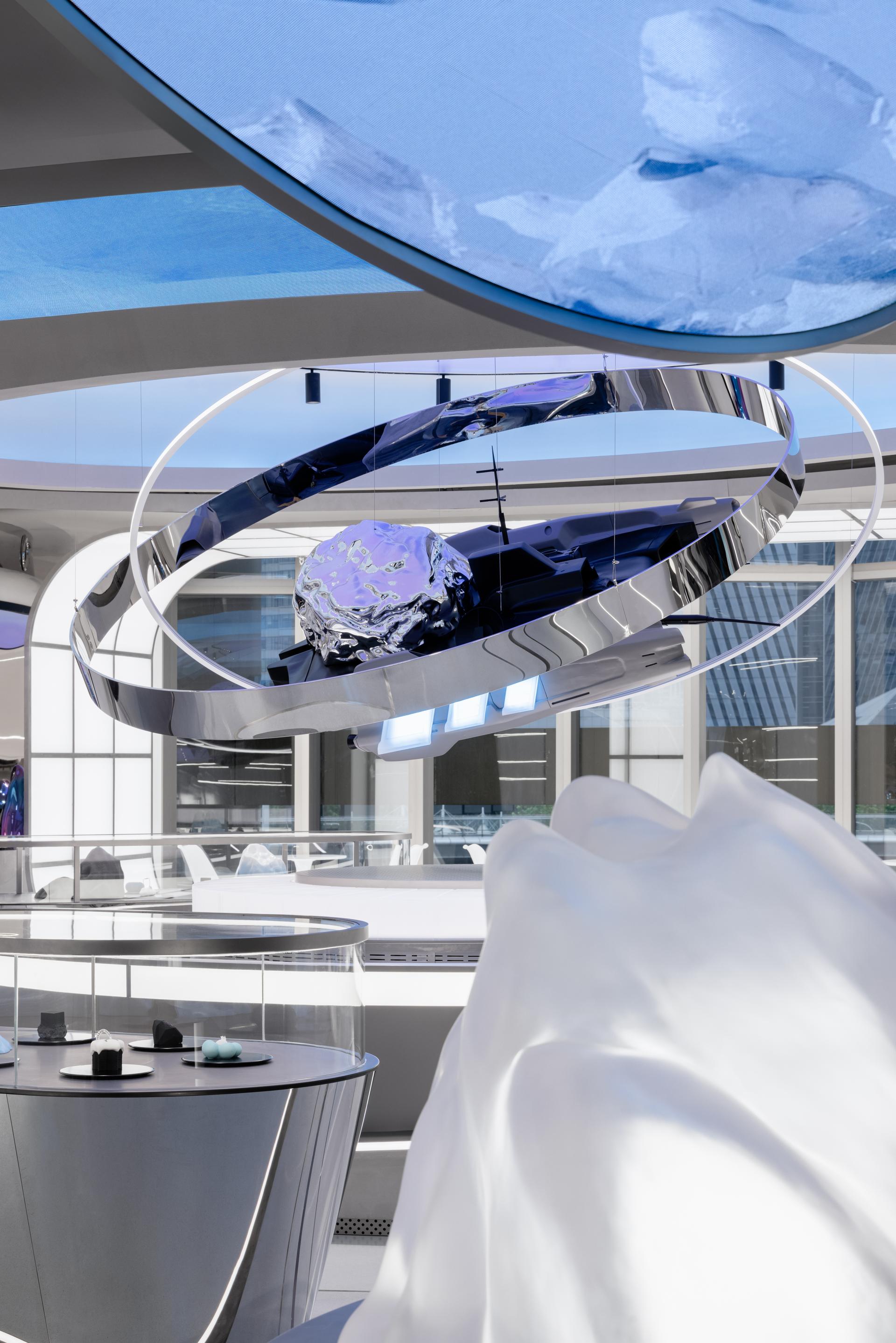 HOLILAND TRAVEL: Future Narrativism in the Multiverse - image 10