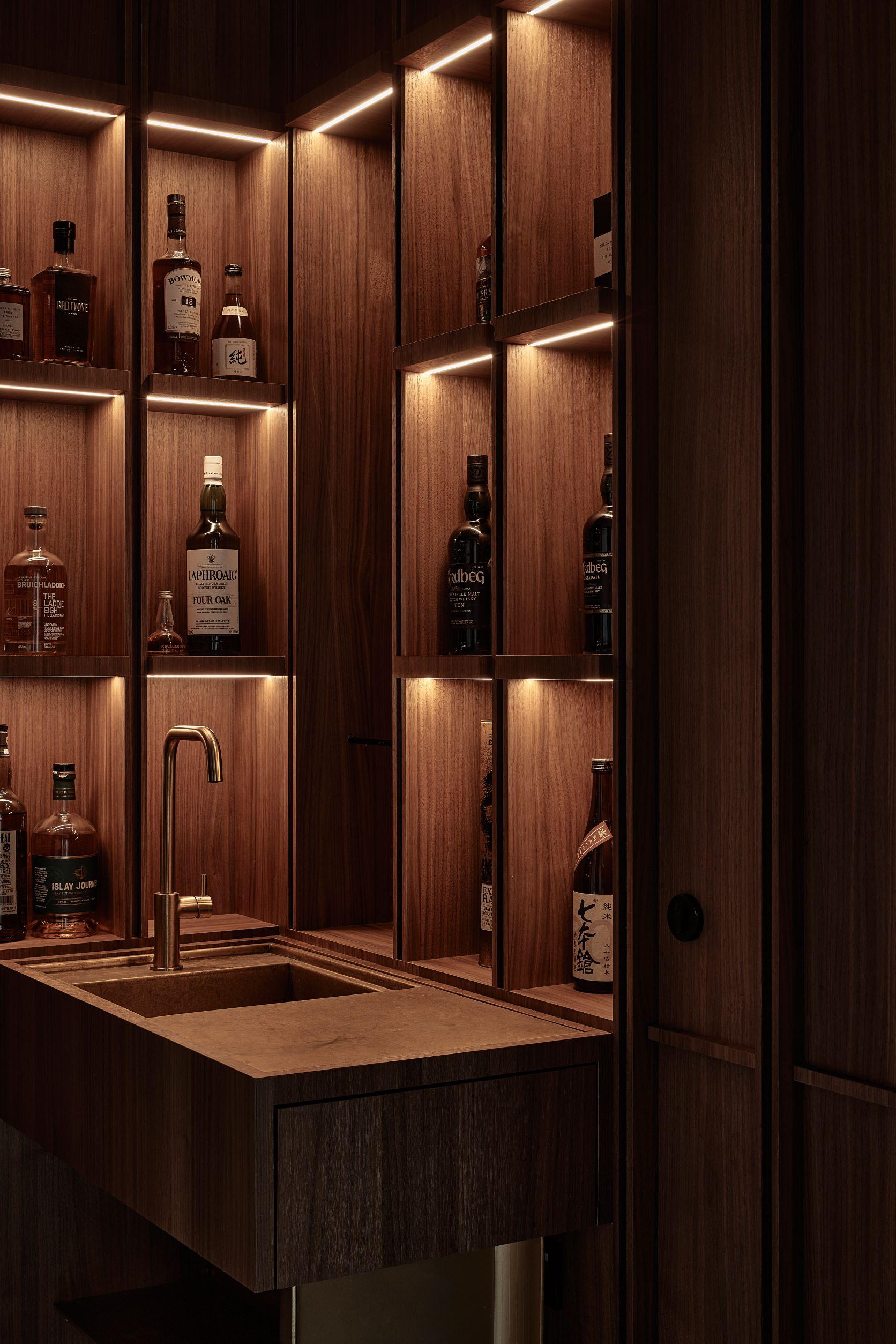 Apartment V
