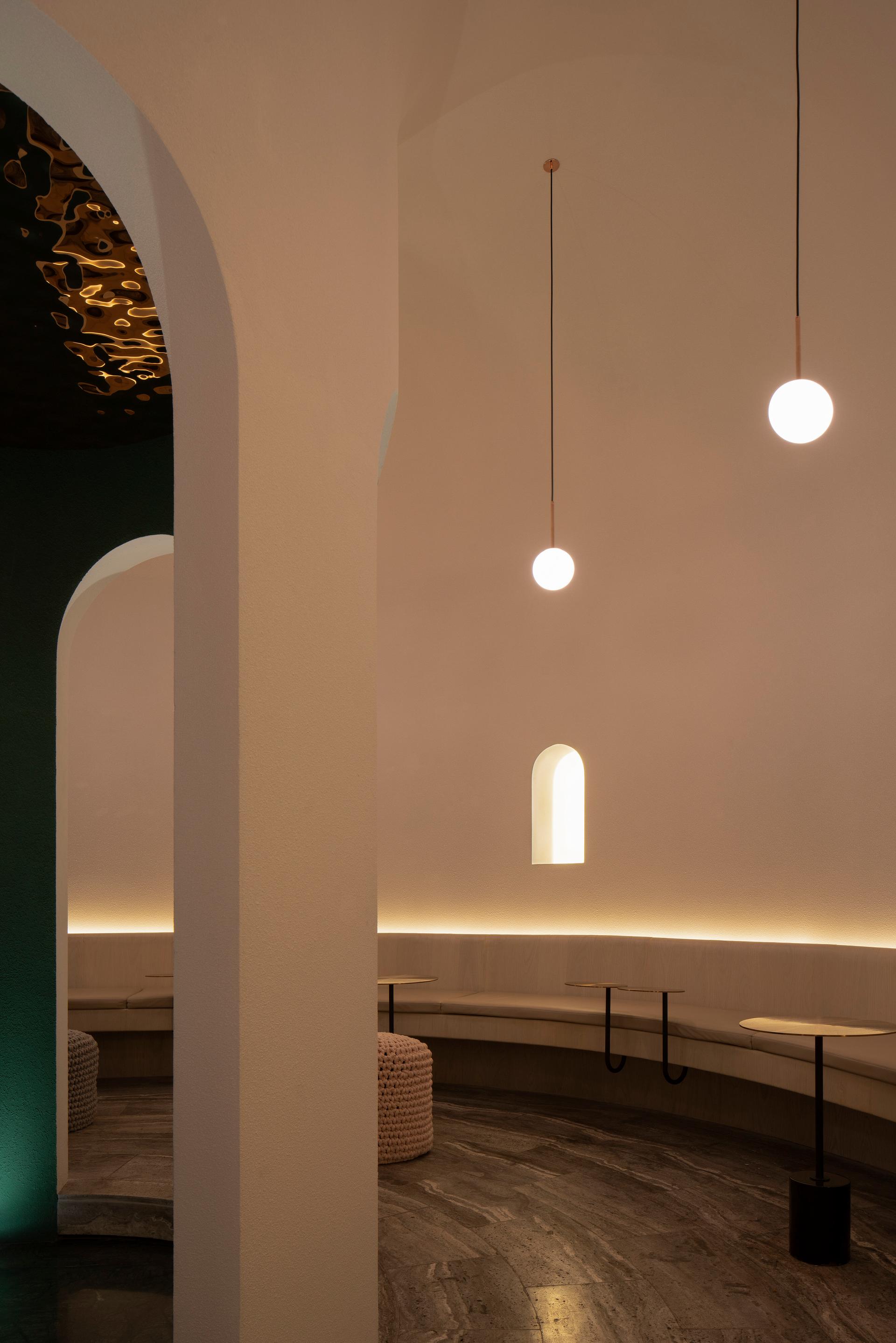 Bar Lotus - image 14