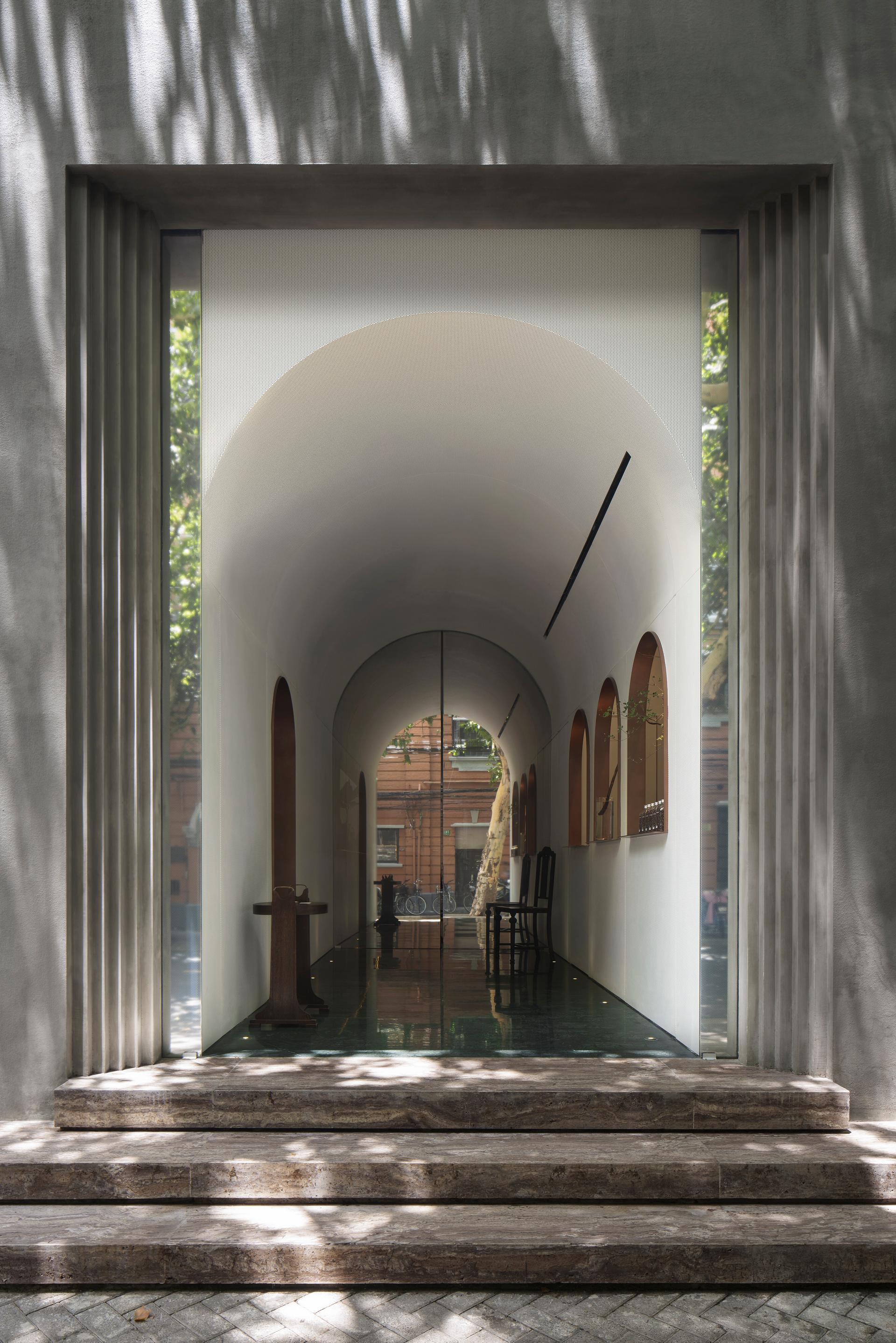 Bar Lotus - image 15