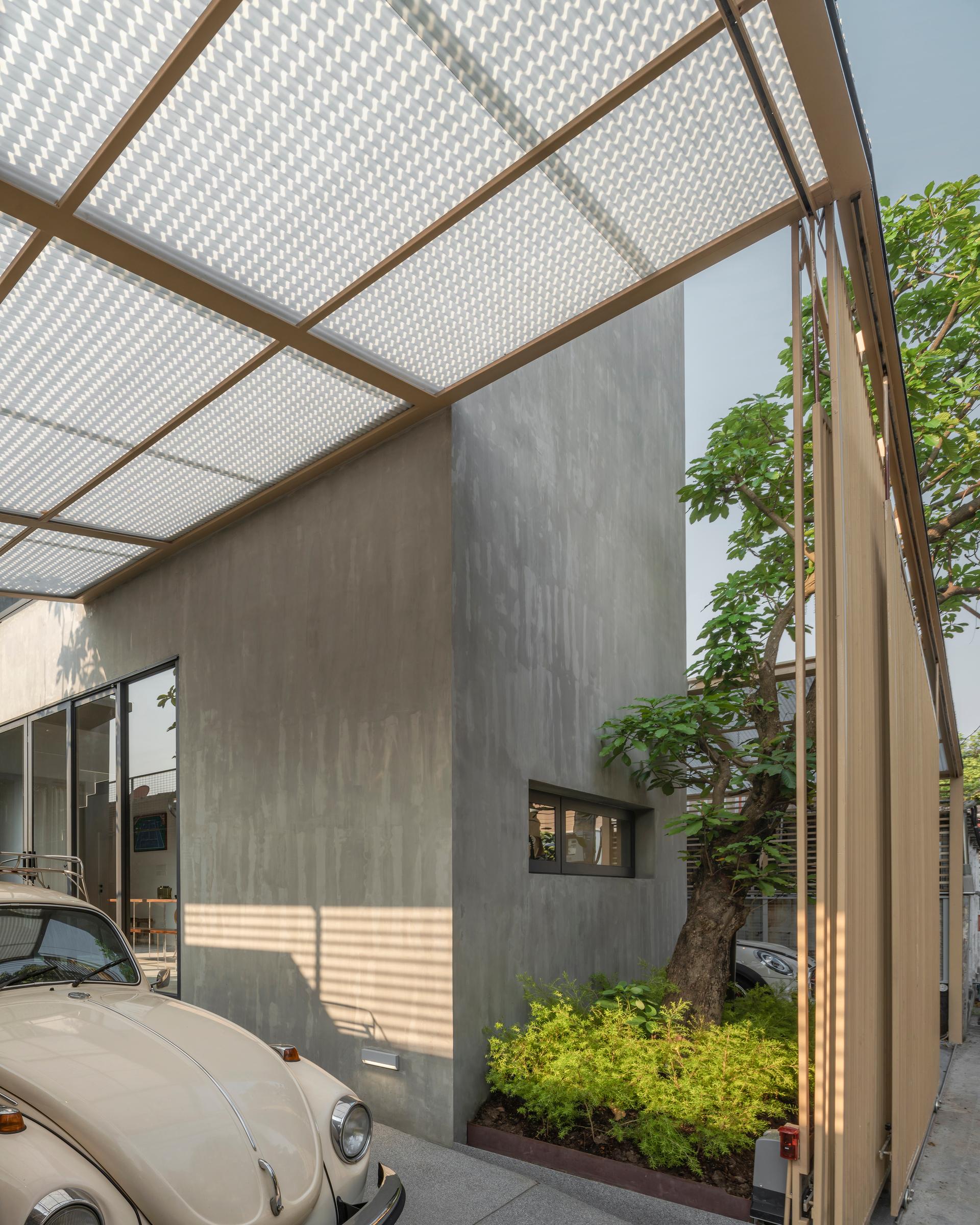 Reflection House - image 5