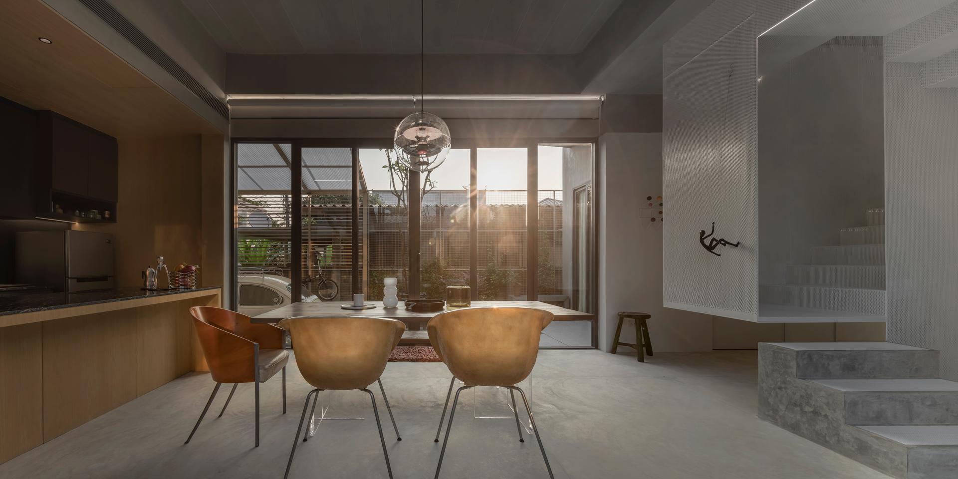 Reflection House - image 7