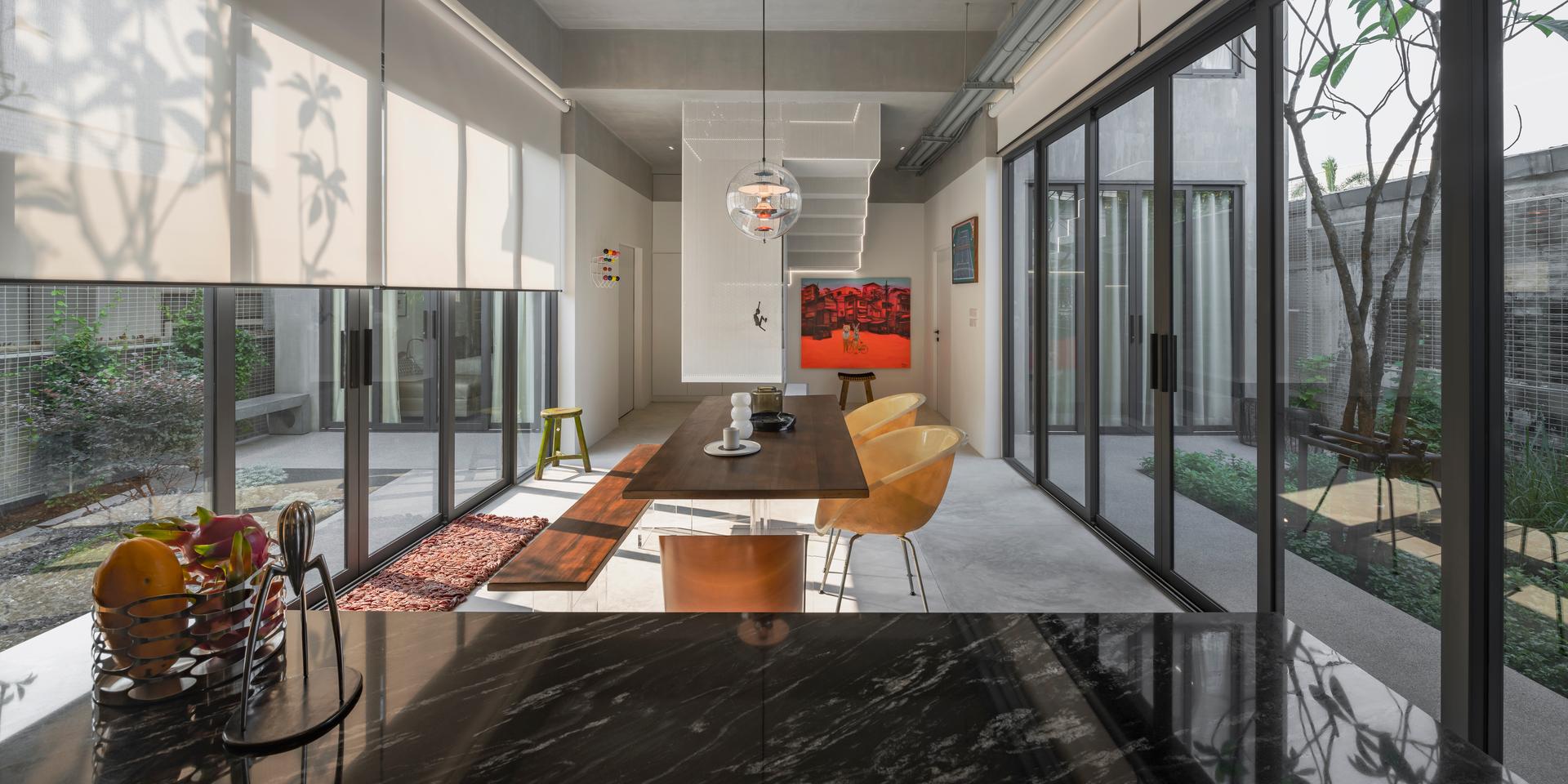 Reflection House - image 8