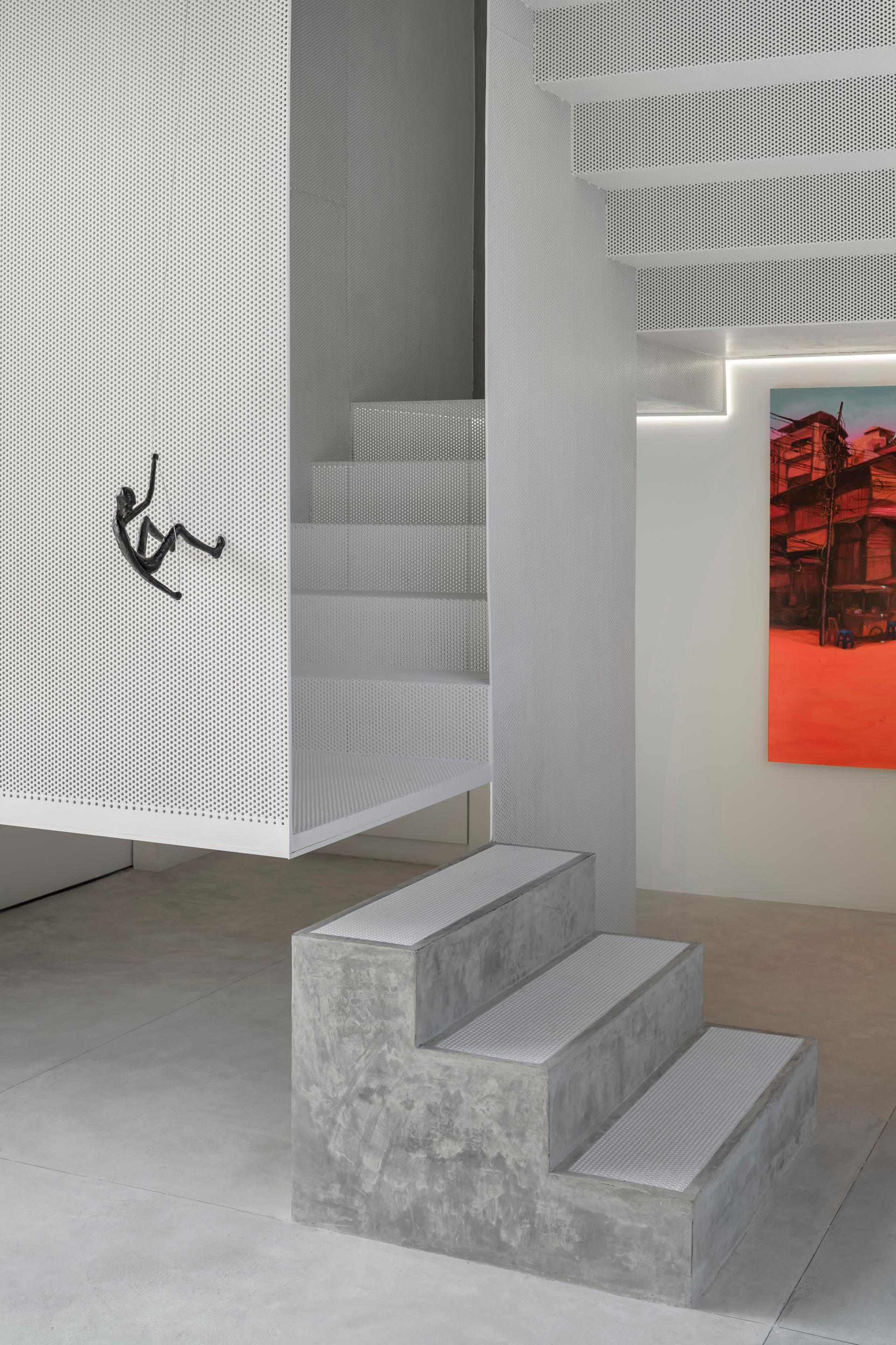 Reflection House - image 2