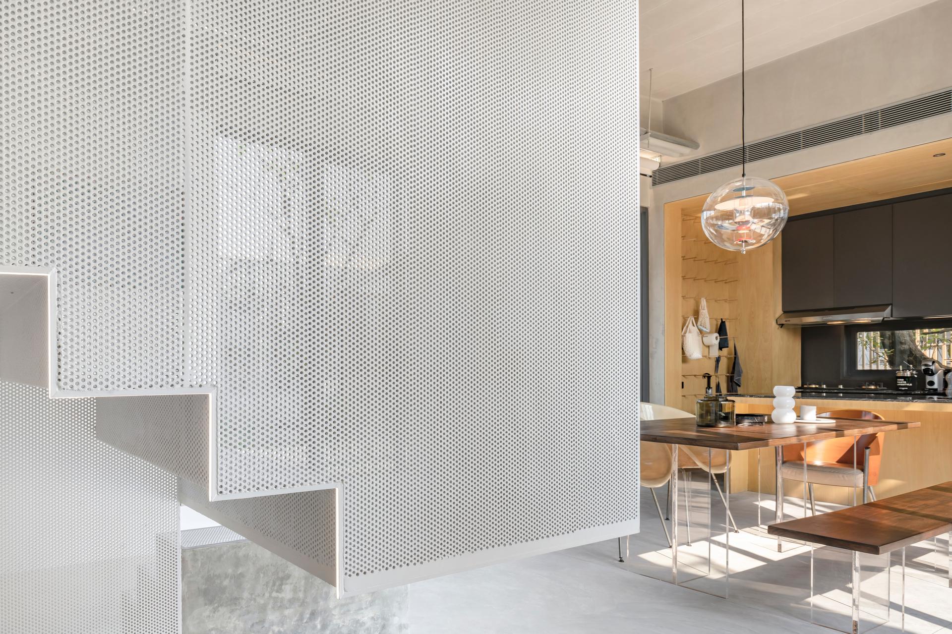 Reflection House - image 12
