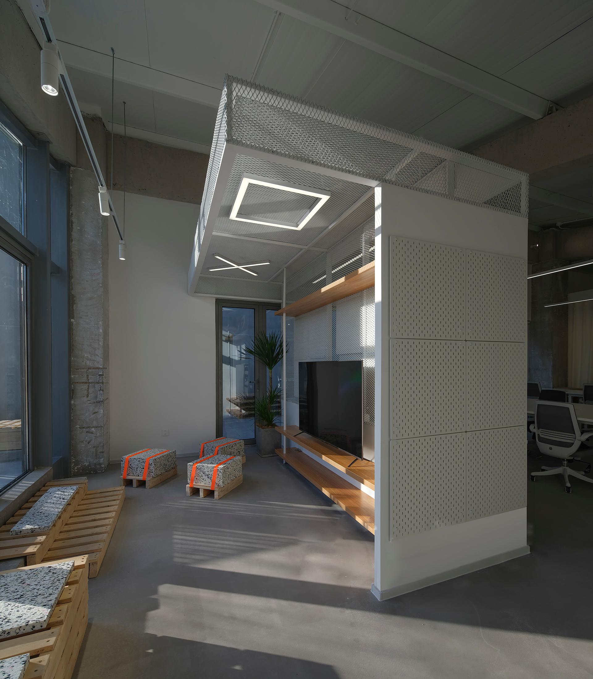 Ollie Studio Workplace Interior Design