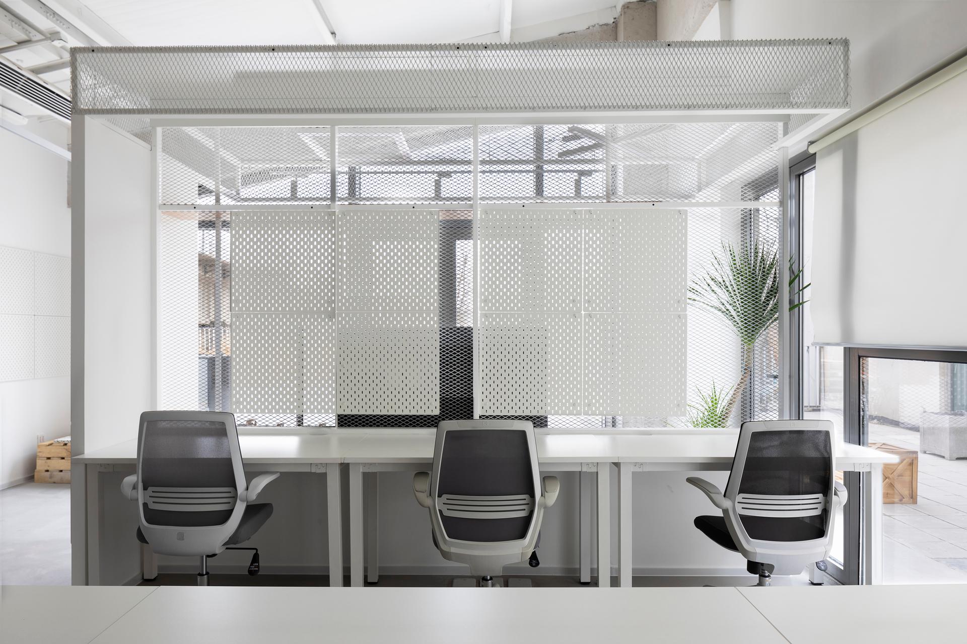 Ollie Studio Workplace Interior Design - image 15