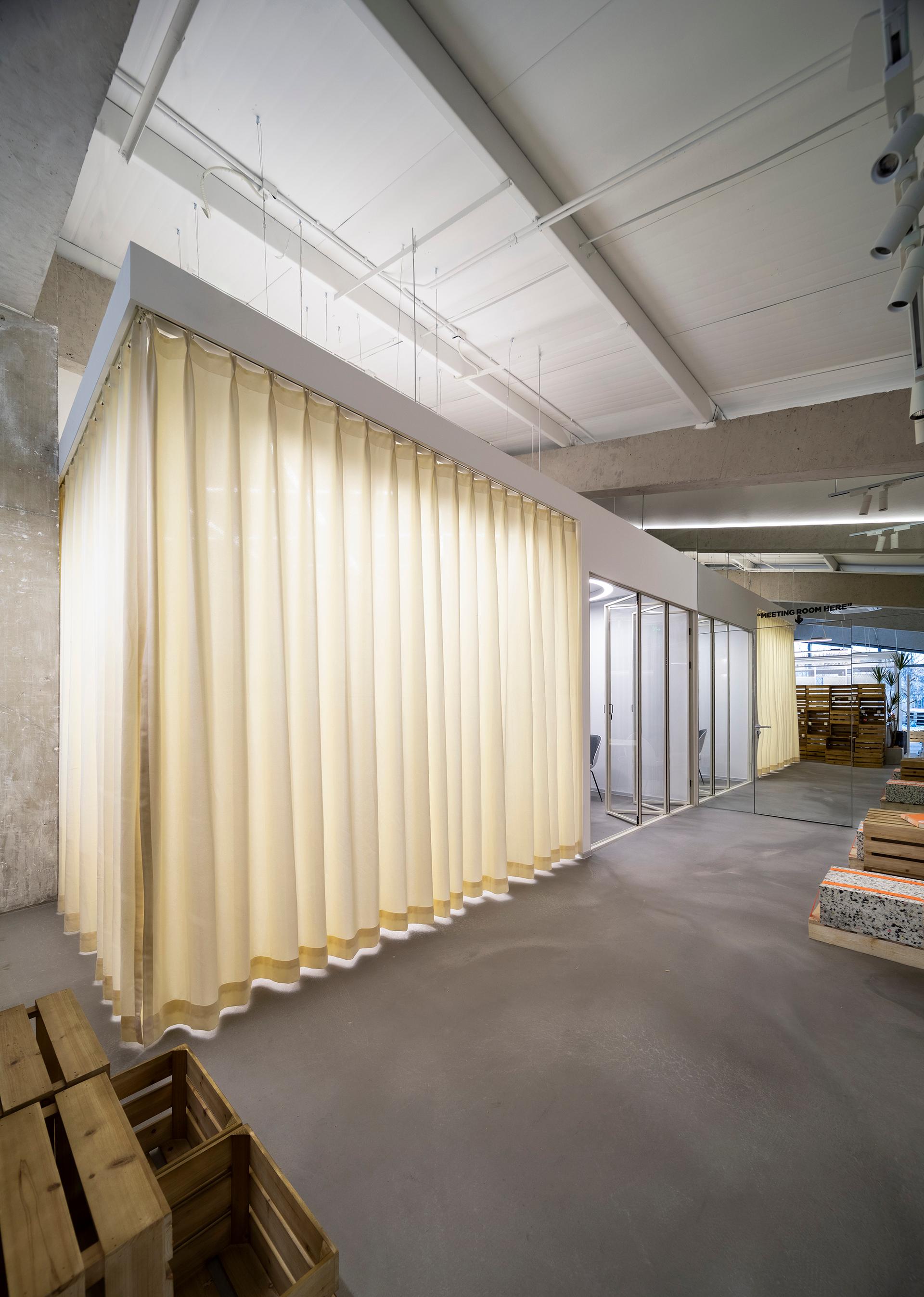 Ollie Studio Workplace Interior Design - image 25