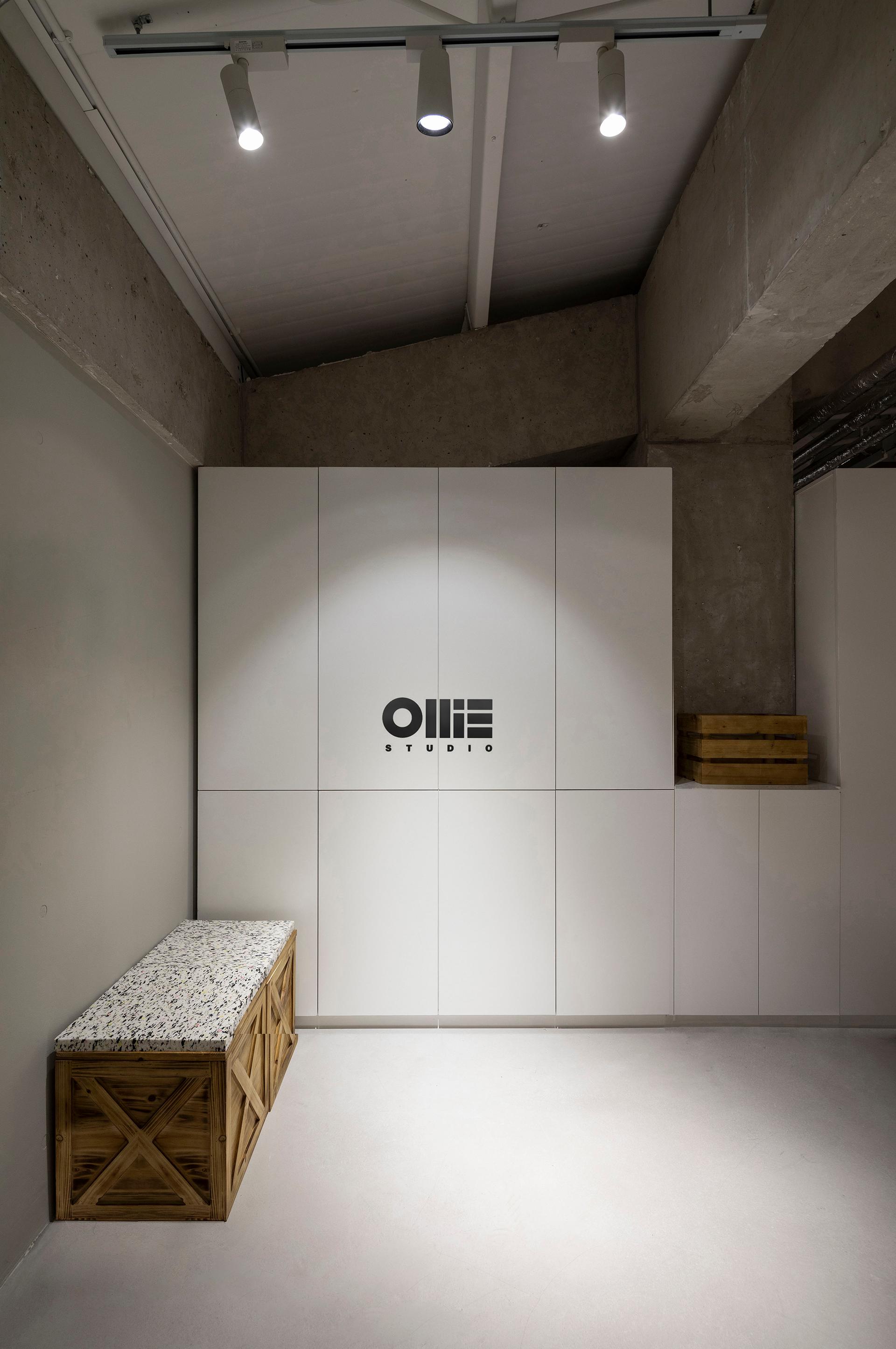 Ollie Studio Workplace Interior Design - image 41