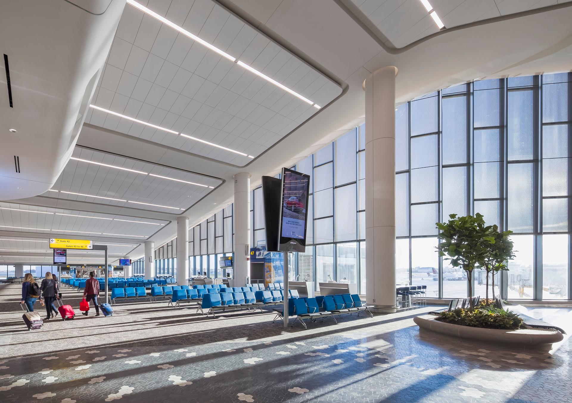 LaGuardia Airport Terminal B - image 6