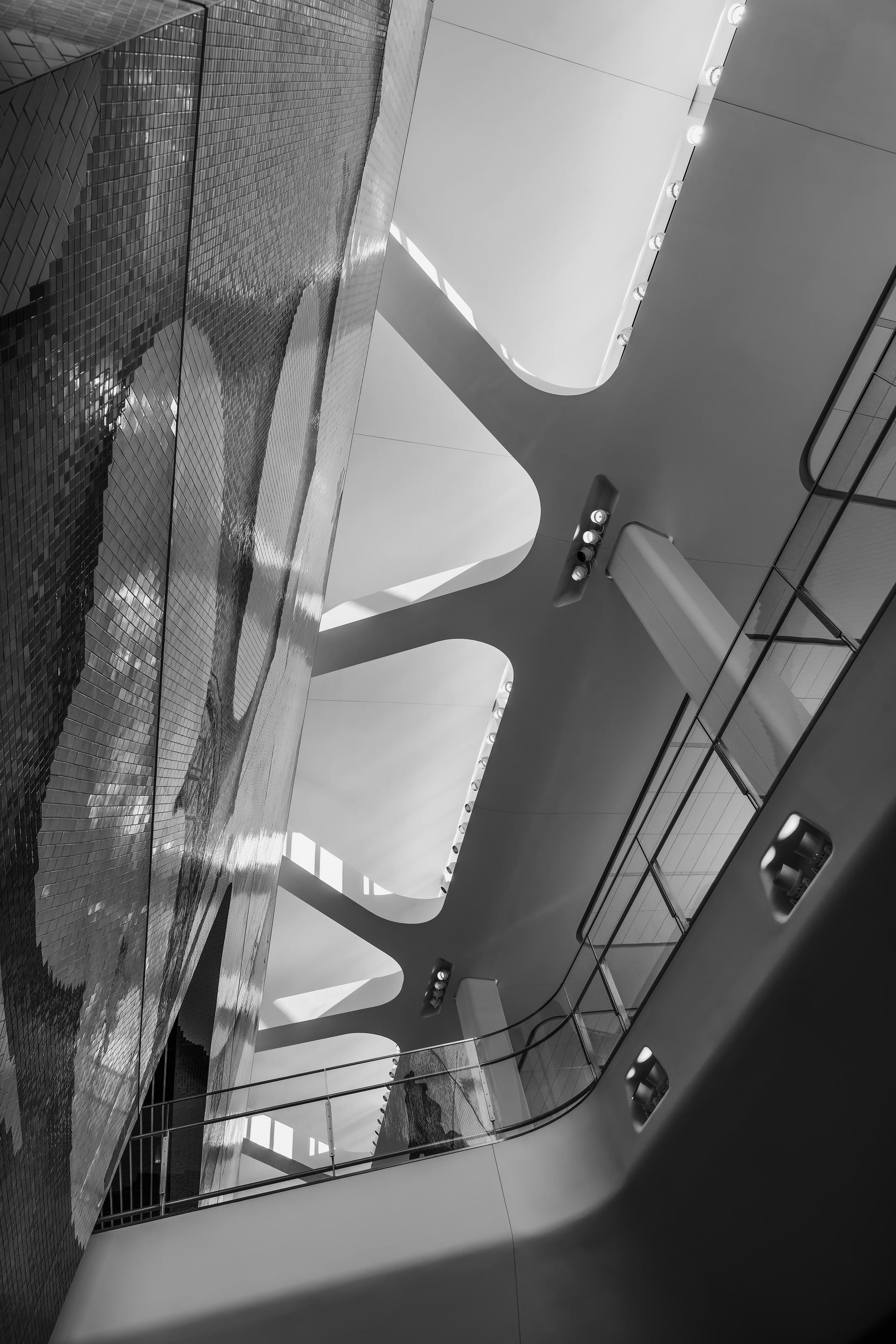 LaGuardia Airport Terminal B - image 7