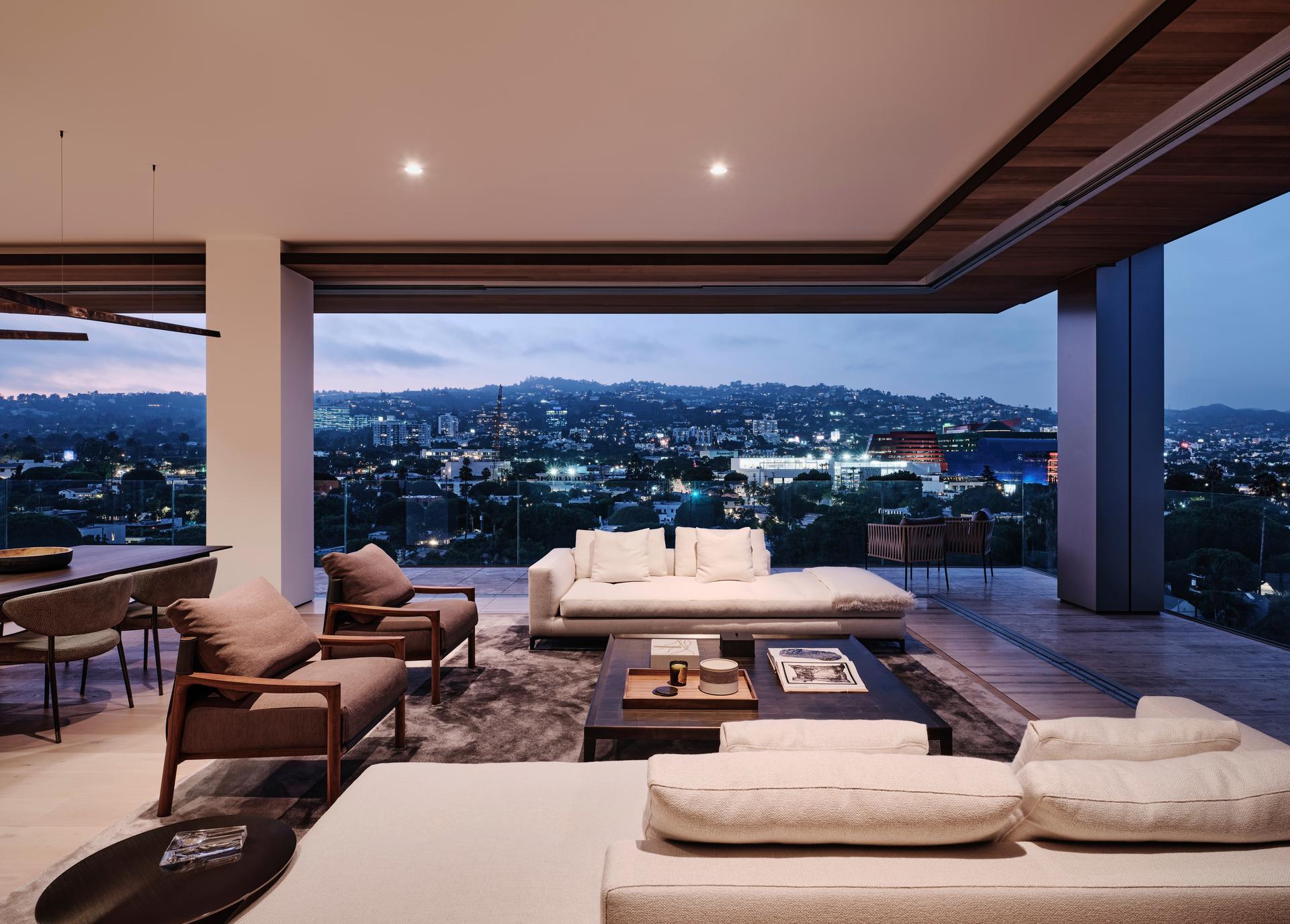 8899 Beverly Boulevard - image 11
