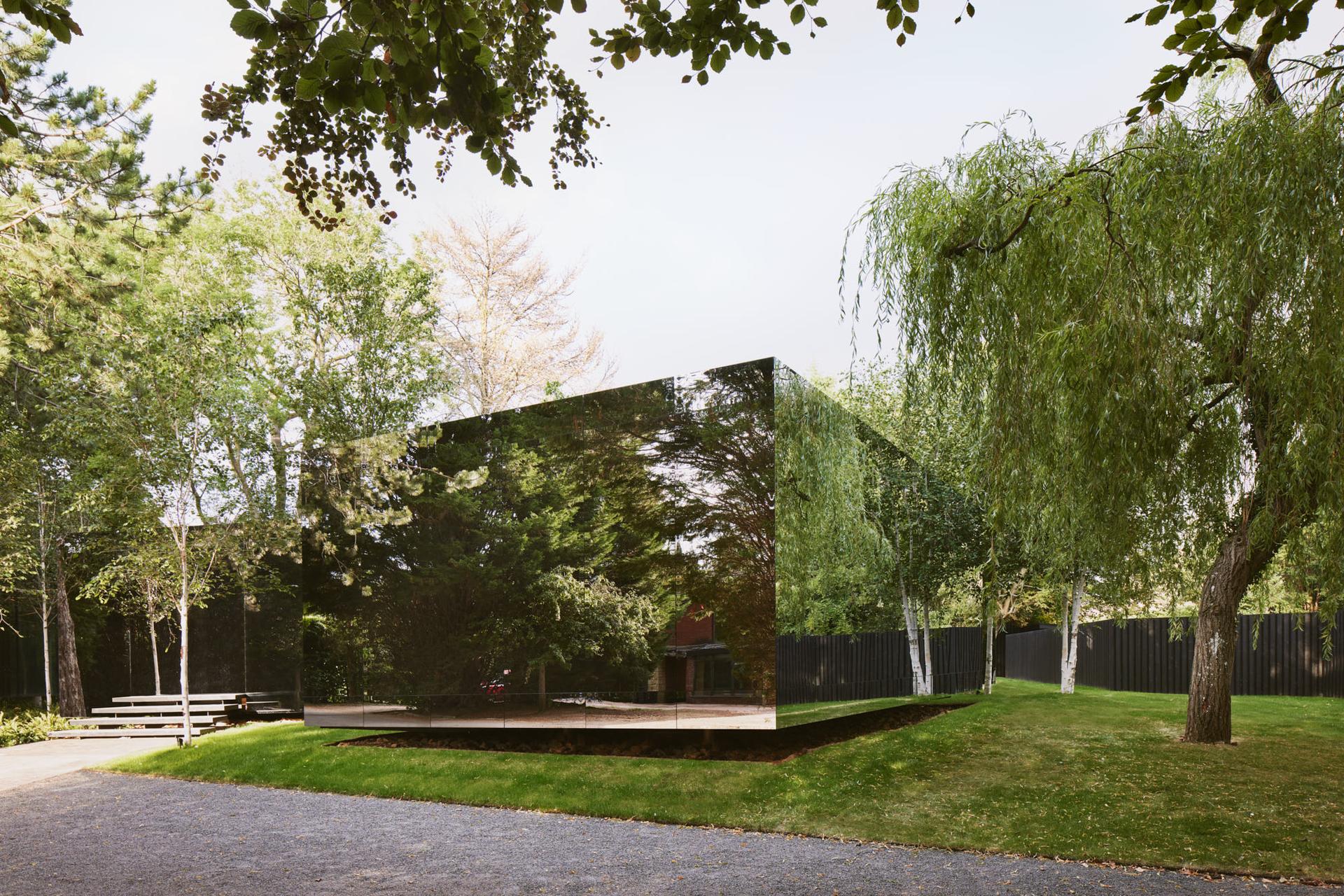Invisible House