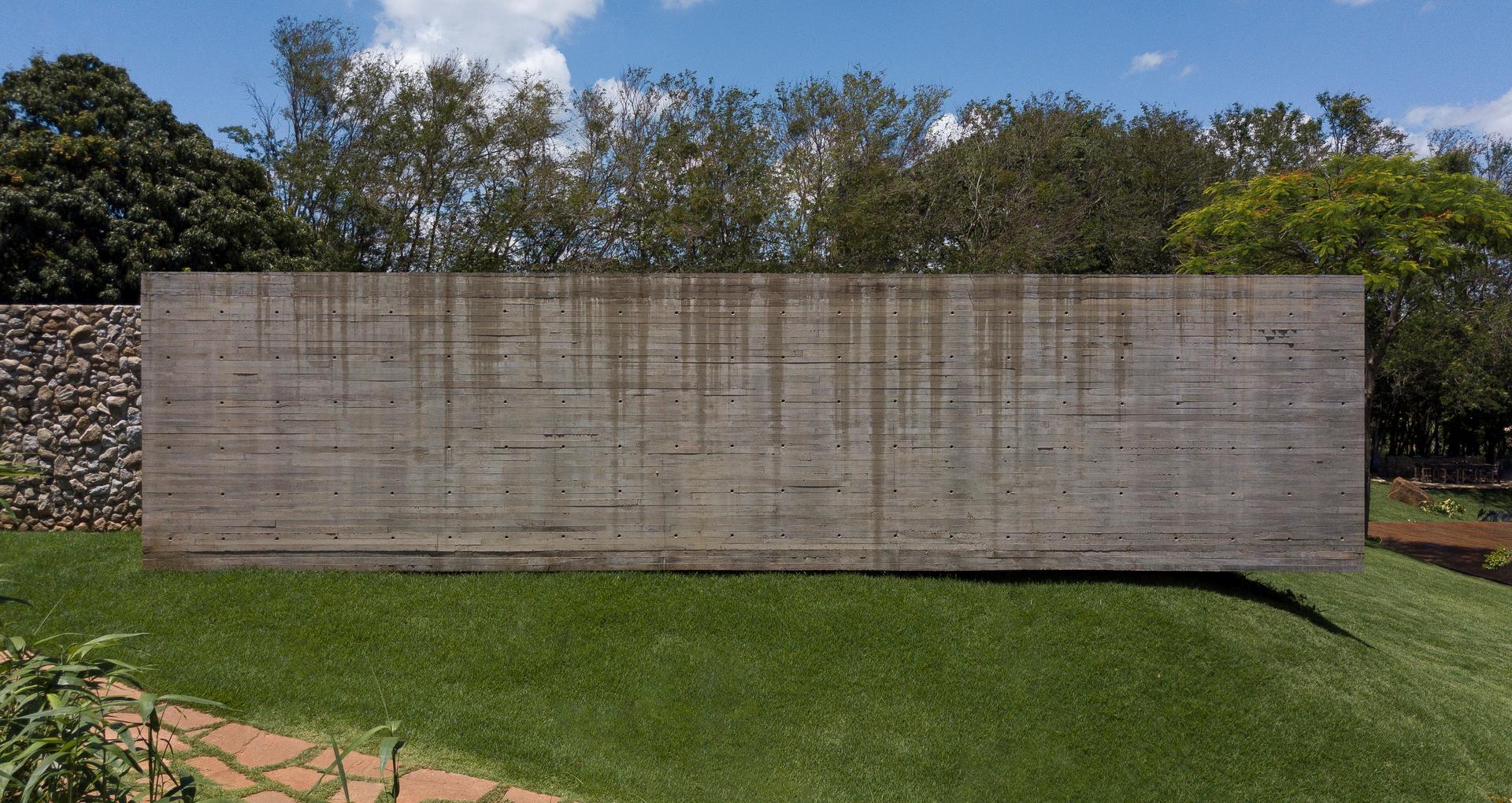 Lake House - image 4