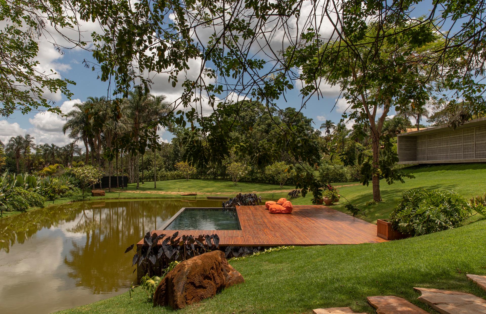 Lake House - image 12