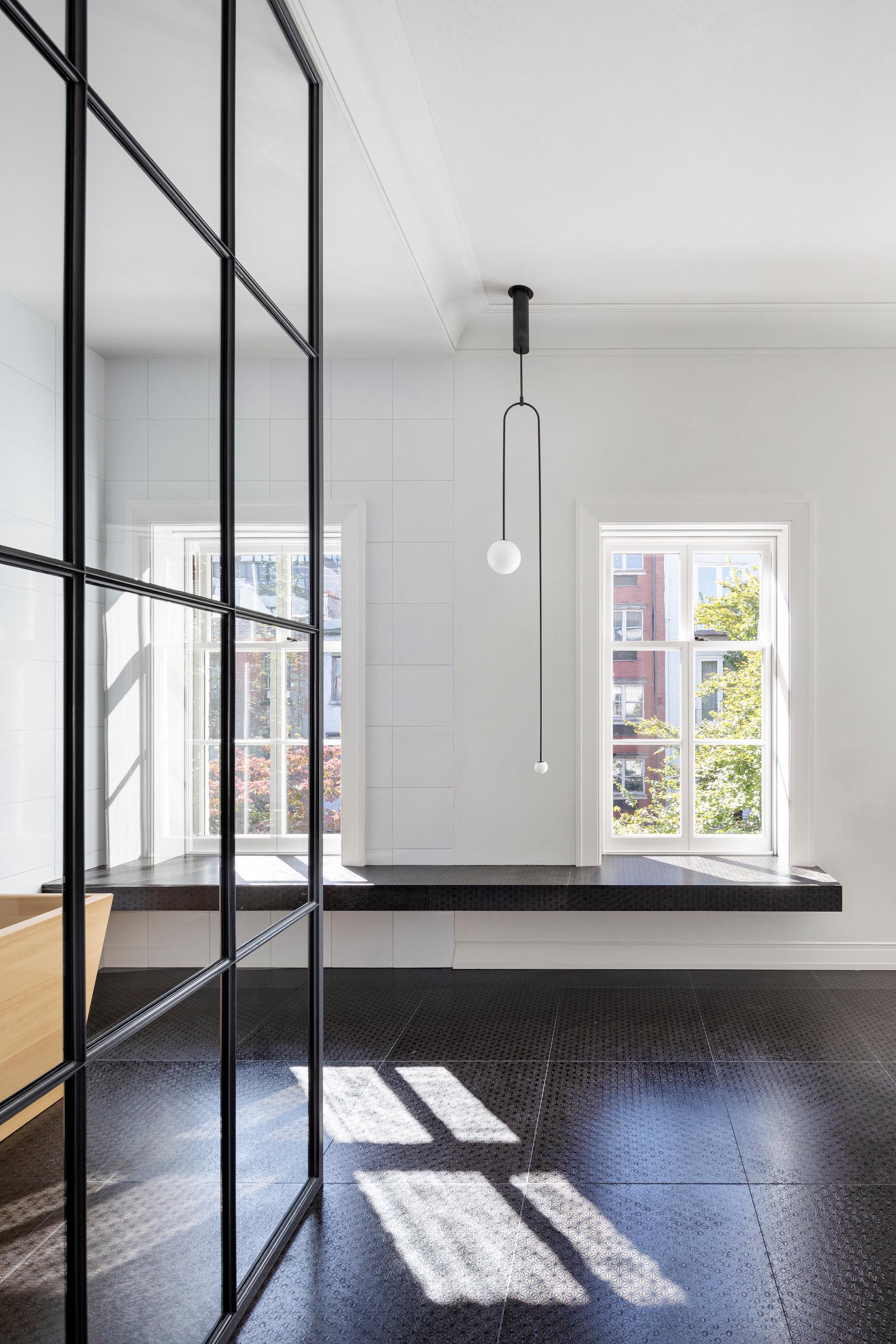 Gramercy Townhouse - image 8