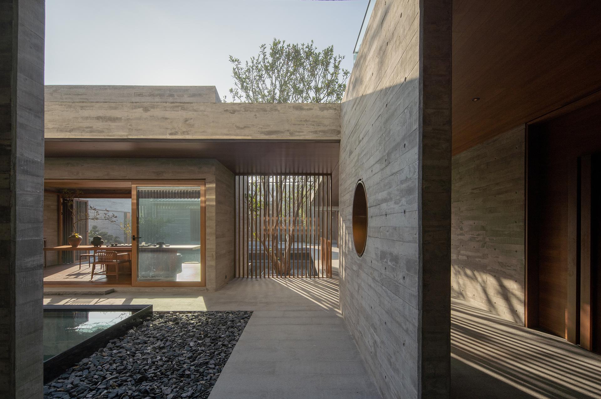 The Flowing Garden - image 2