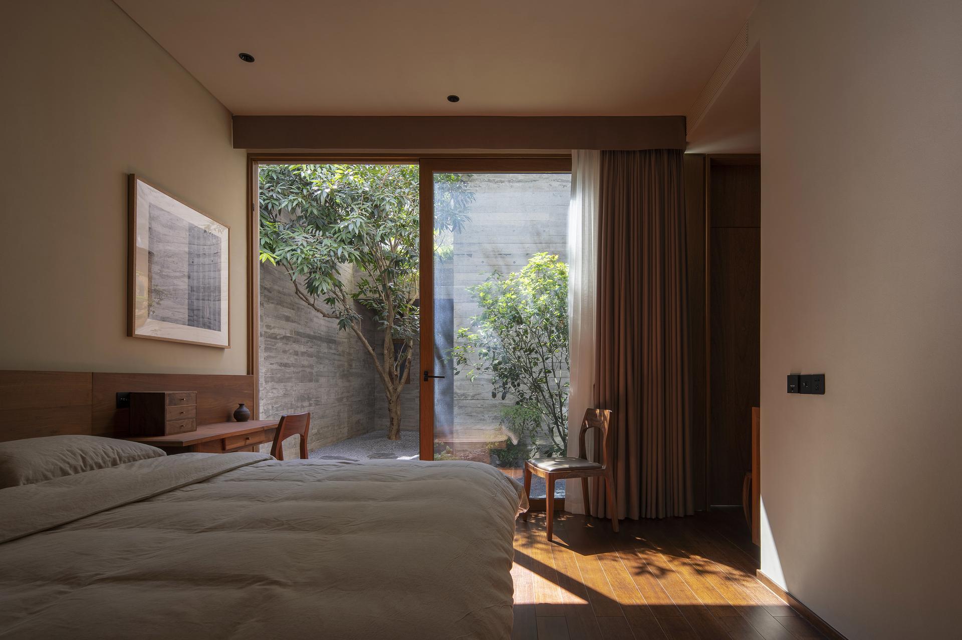 The Flowing Garden - image 11