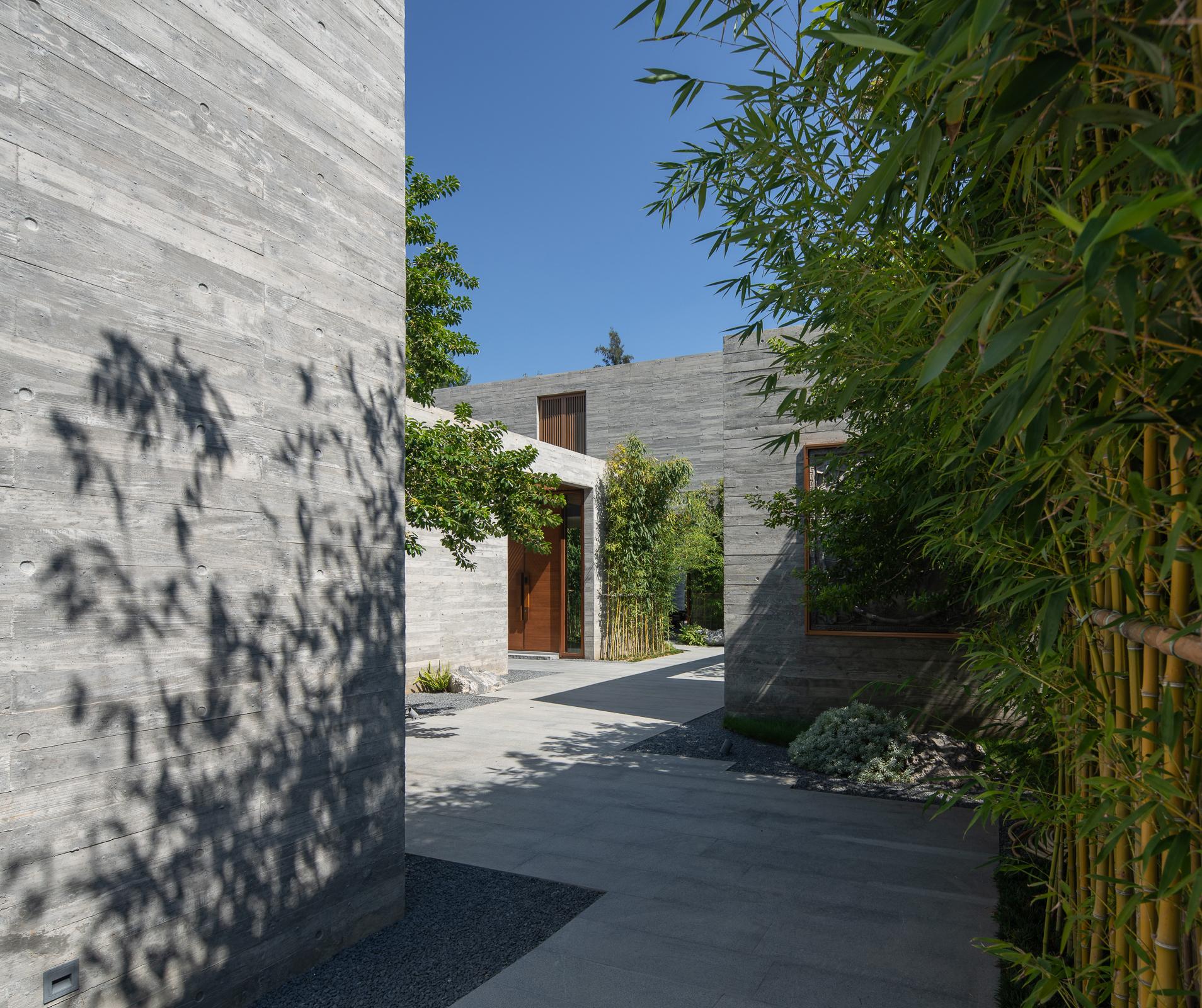 The Flowing Garden - image 6