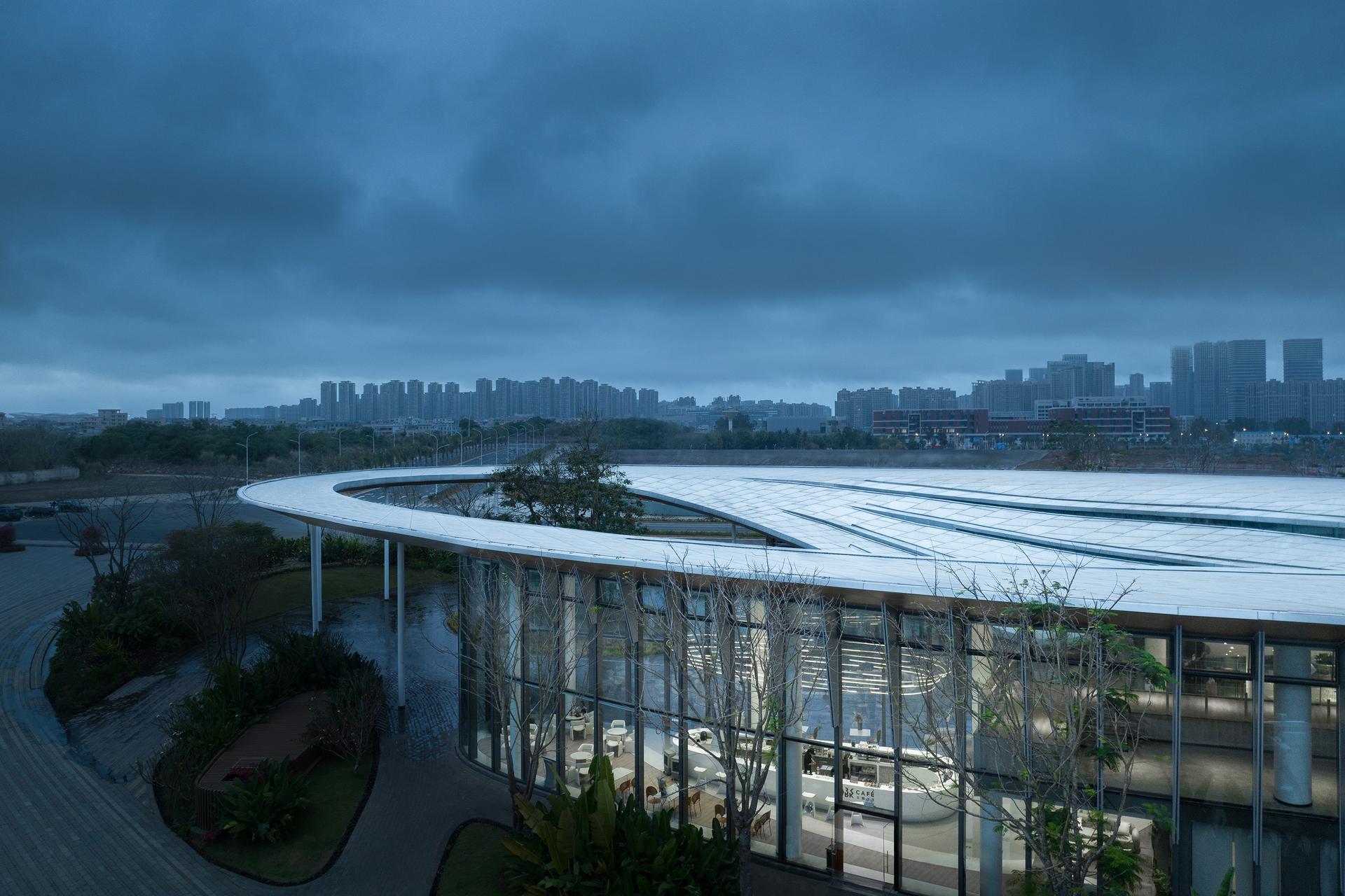 Haikou Xixiu Park Visitor Center - image 5