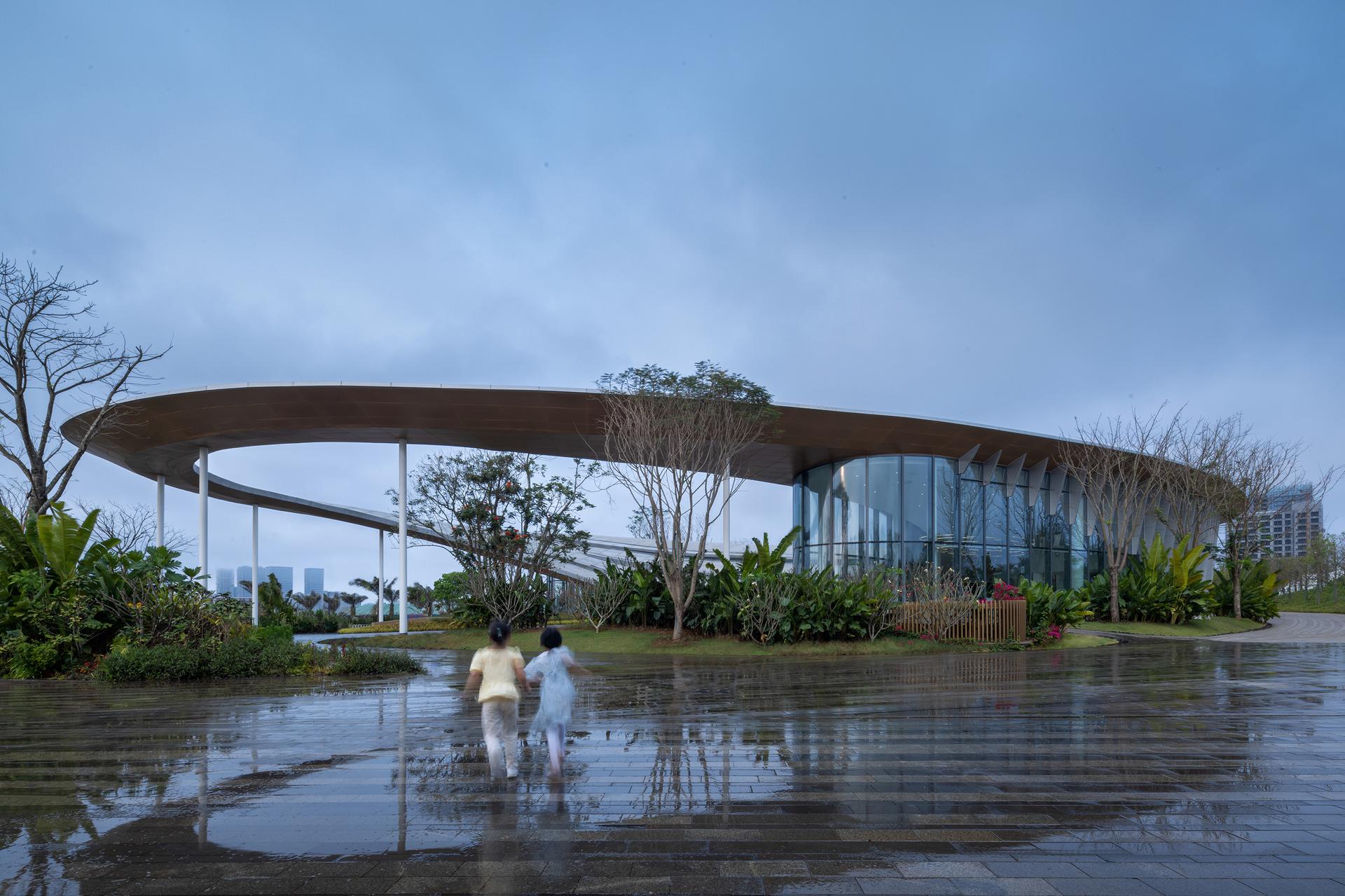 Haikou Xixiu Park Visitor Center - image 8