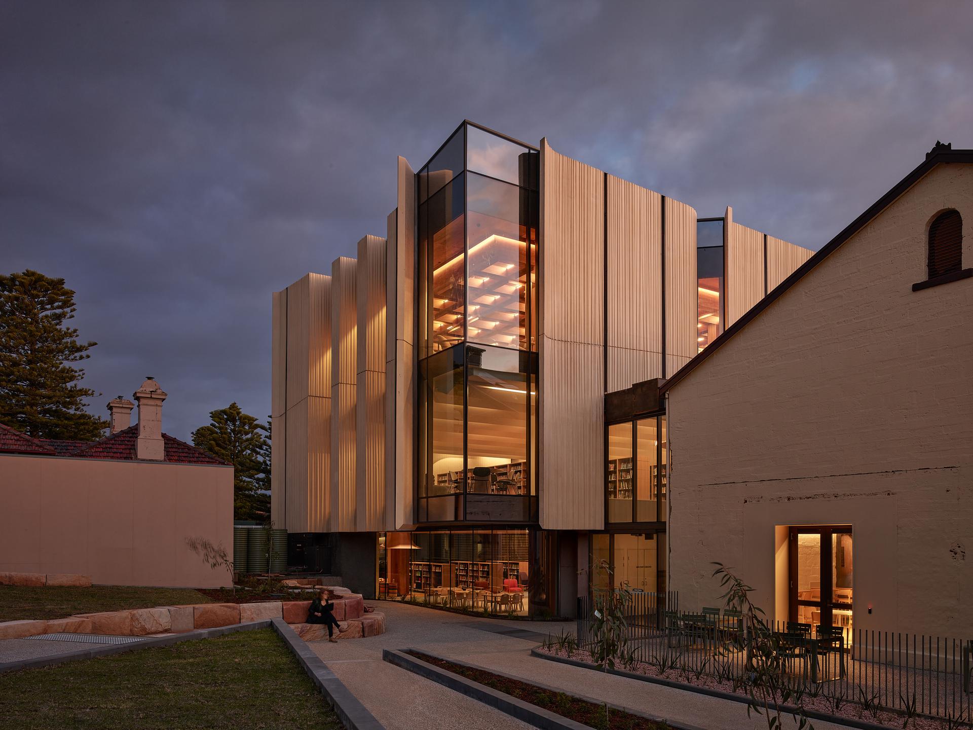 Warrnambool Library and Learning Centre - image 3